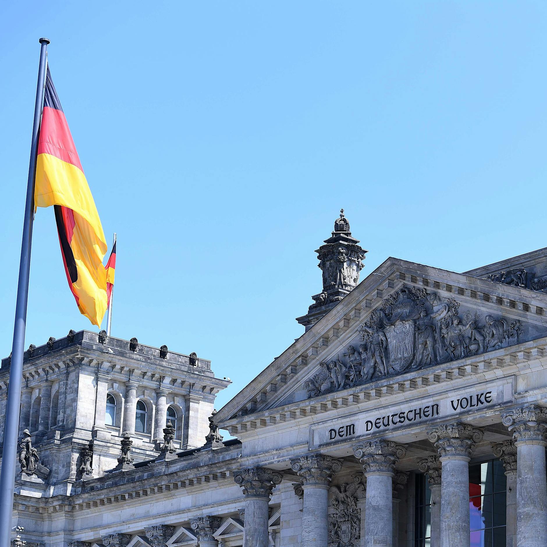 Jeder vierte Deutsche glaubt an „Geheime Mächte“ in der Politik