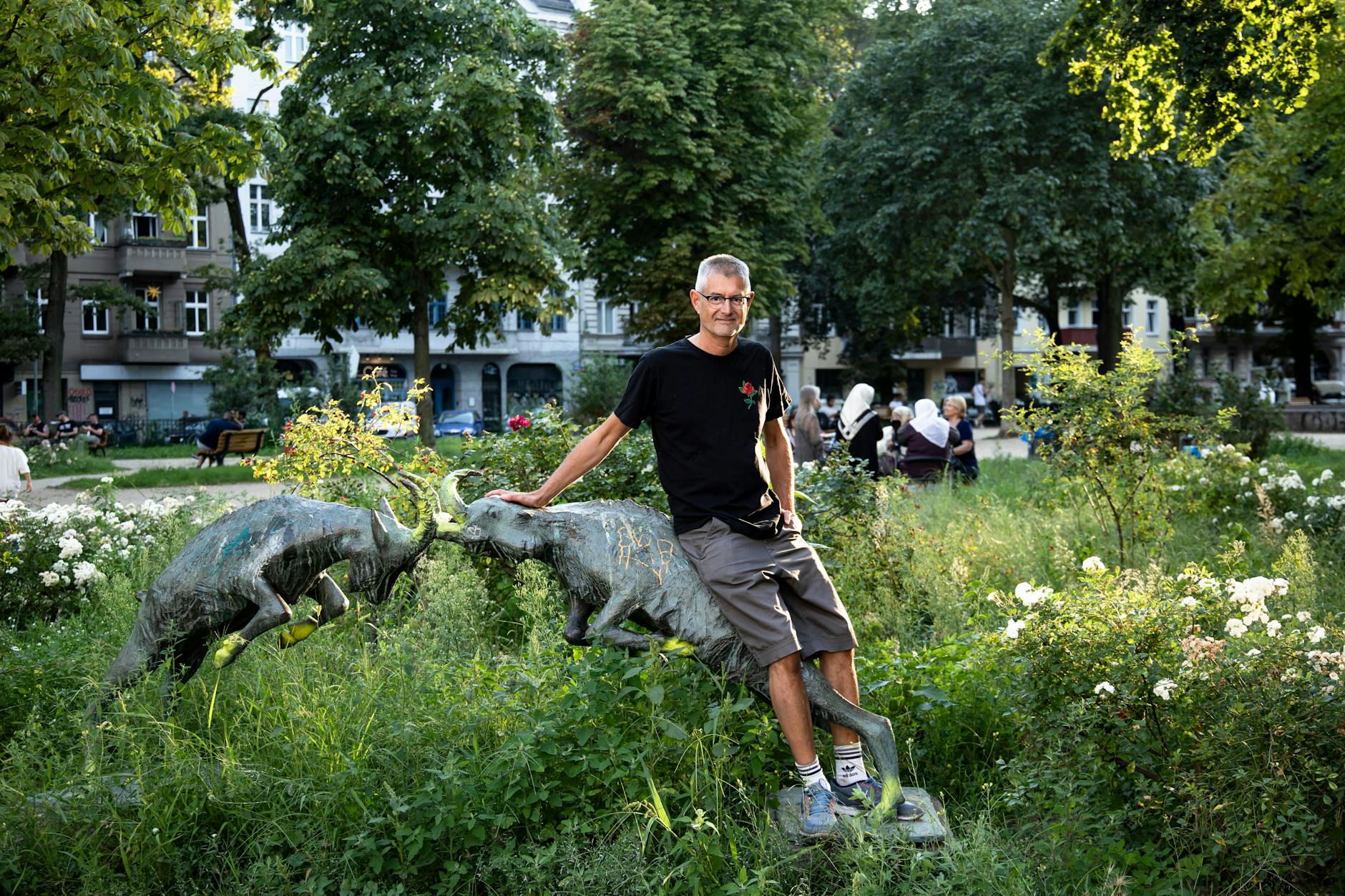 Tim Staffel am Zickenplatz, der eigentlich Hohenstaufenplatz heißt