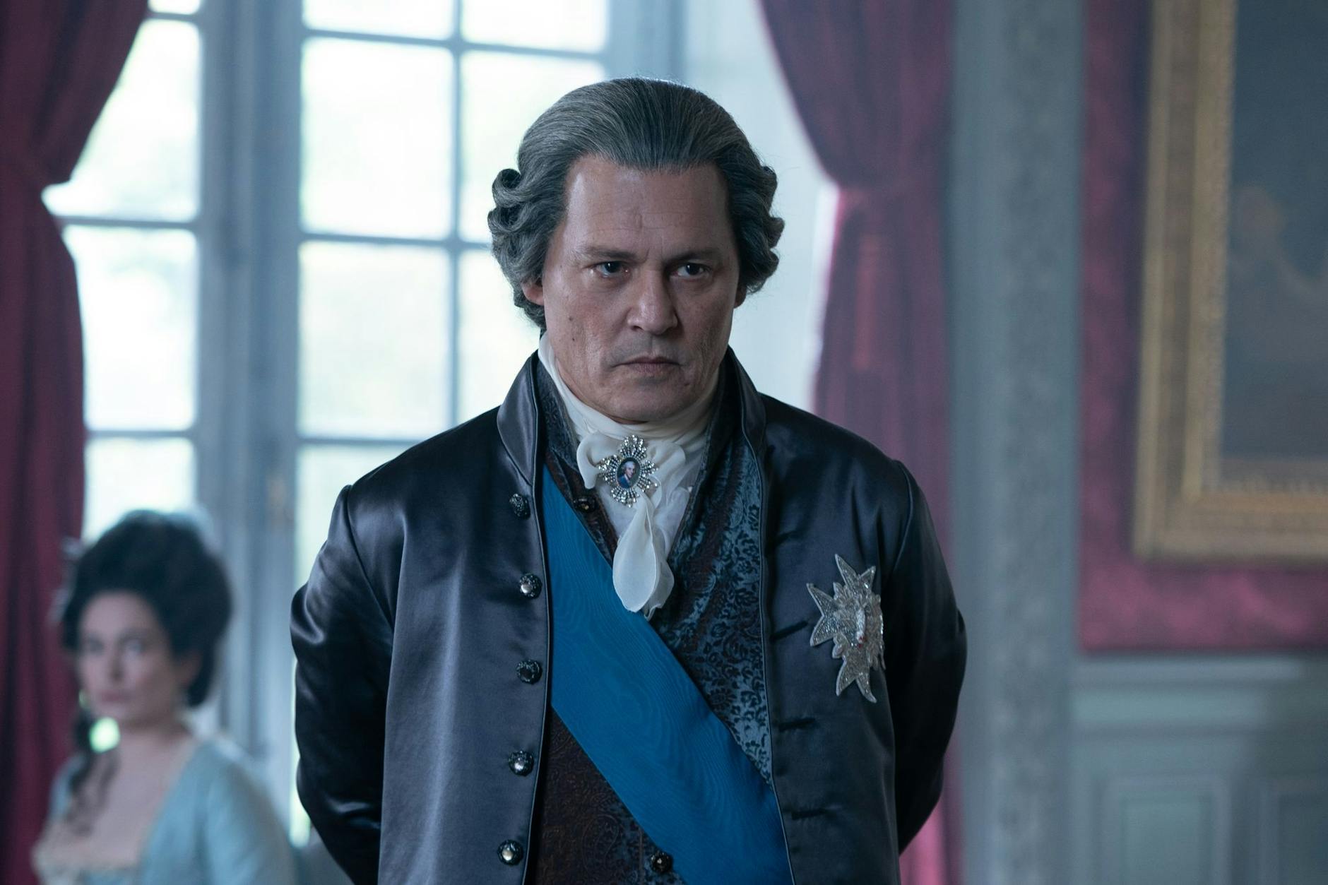 HANDOUT - Johnny Depp als Louis XV. in einer Szene des Films «Jeanne du Barry - Die Favoritin des Königs». many/dpa