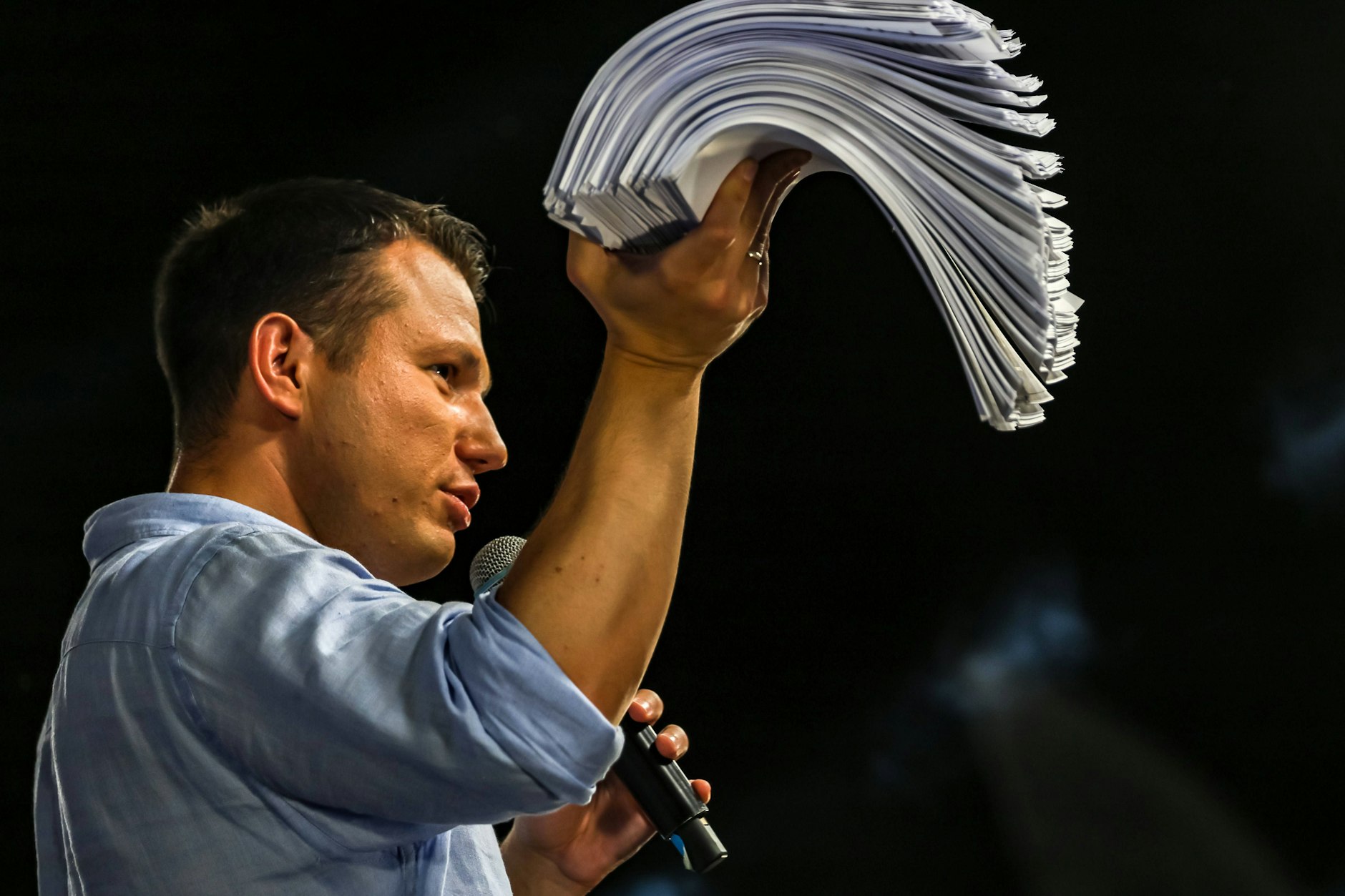 Slawomir Mentzen, einer der Vorsitzenden der Konfederacja: Auf TikTok verspricht er jedem Polen zwei Autos und spricht sich für die Todesstrafe aus.