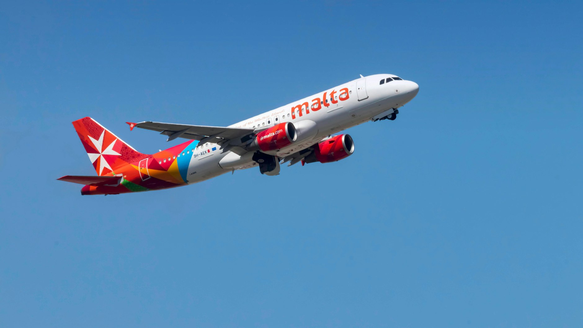 Der Flug, bei dem heftige Turbulenzen für Todesangst sorgten, wurde von Eurowings und Avion Air Malta durchgeführt.