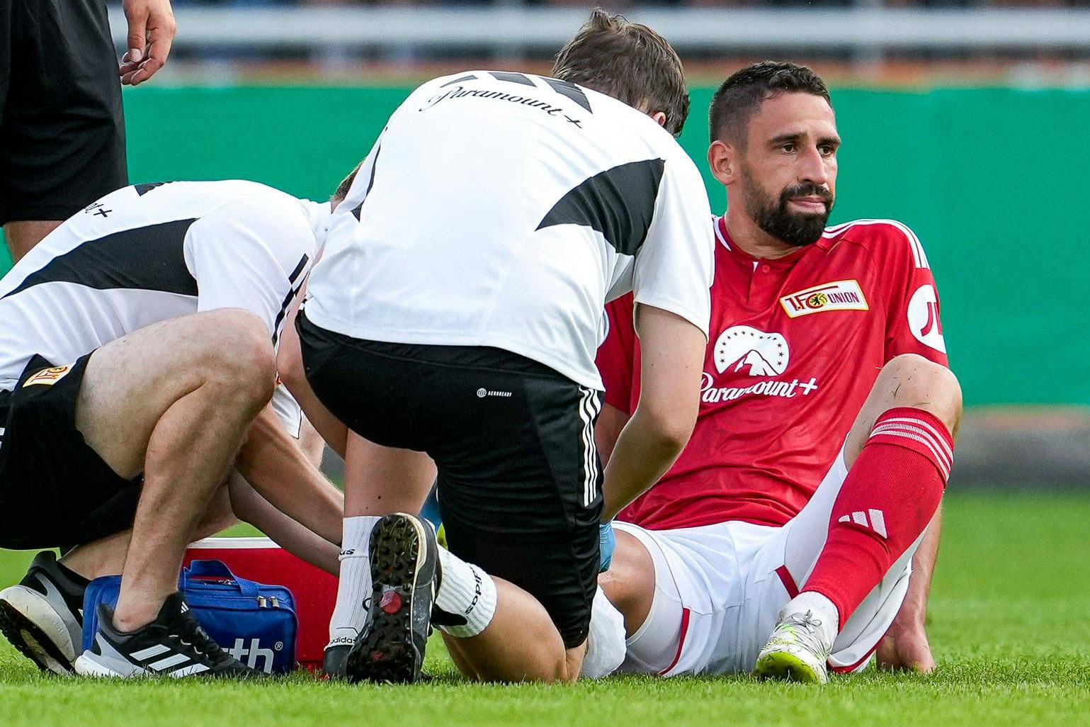 Rani Khedira, der Denker und Lenker des 1. FC Union, verletzte sich im Pokalspiel in Walldorf an der Wade.