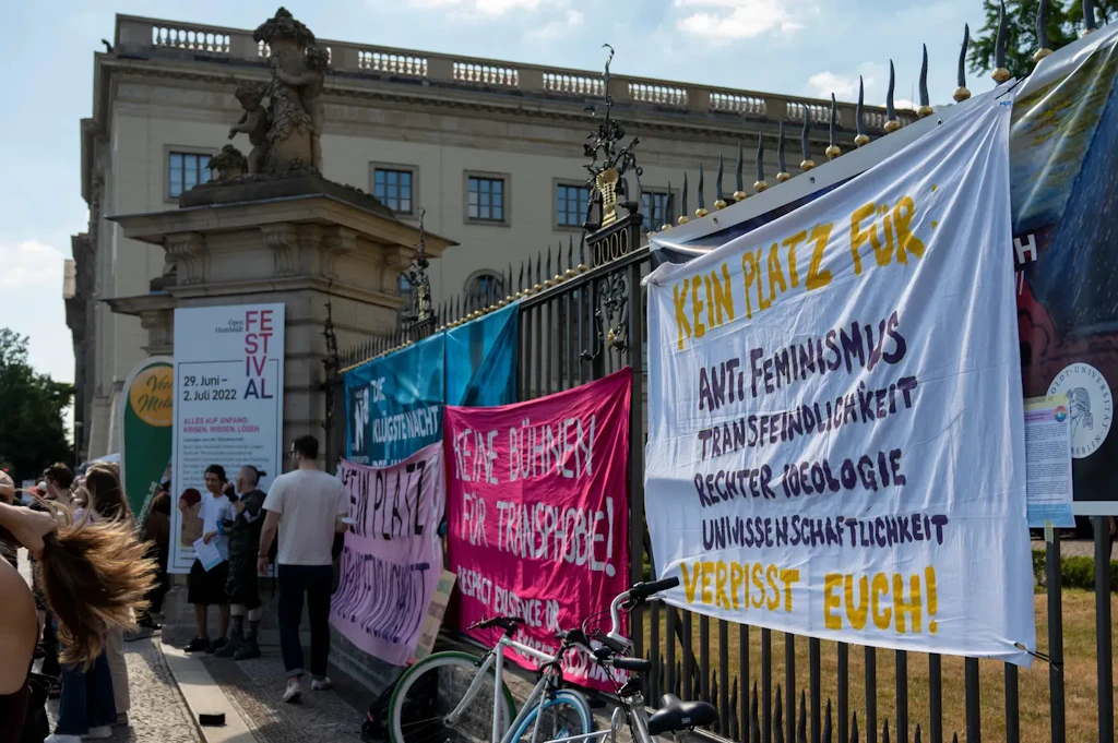 Shitstorm, Streichen, Schweigen: Wie die demokratische Streitkultur bedroht wird