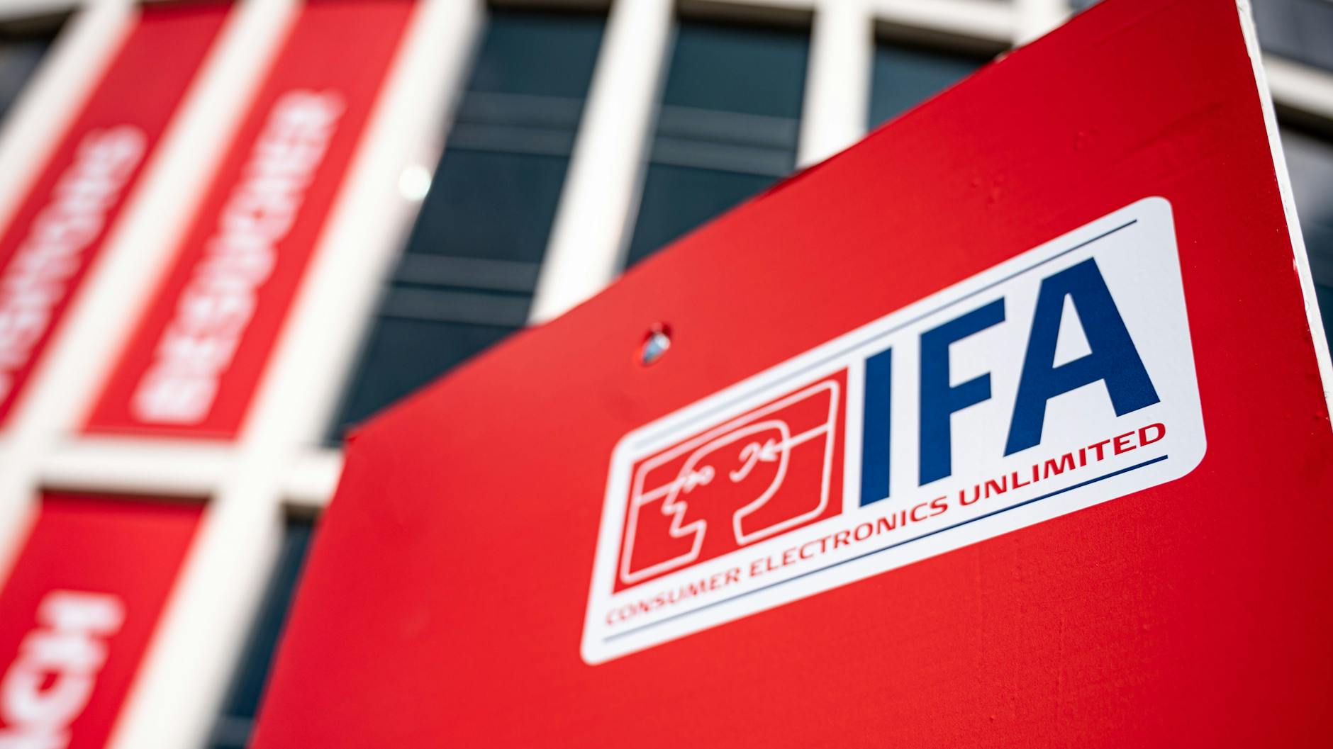 Vor Corona zog die Ifa bis zu 240.000 Besucher an – nun hoffen die Macher, dass 180.000 Besucher bis Dienstag für volle Hallen sorgen. Im Vorjahr wurden 161.000 Gäste gezählt.