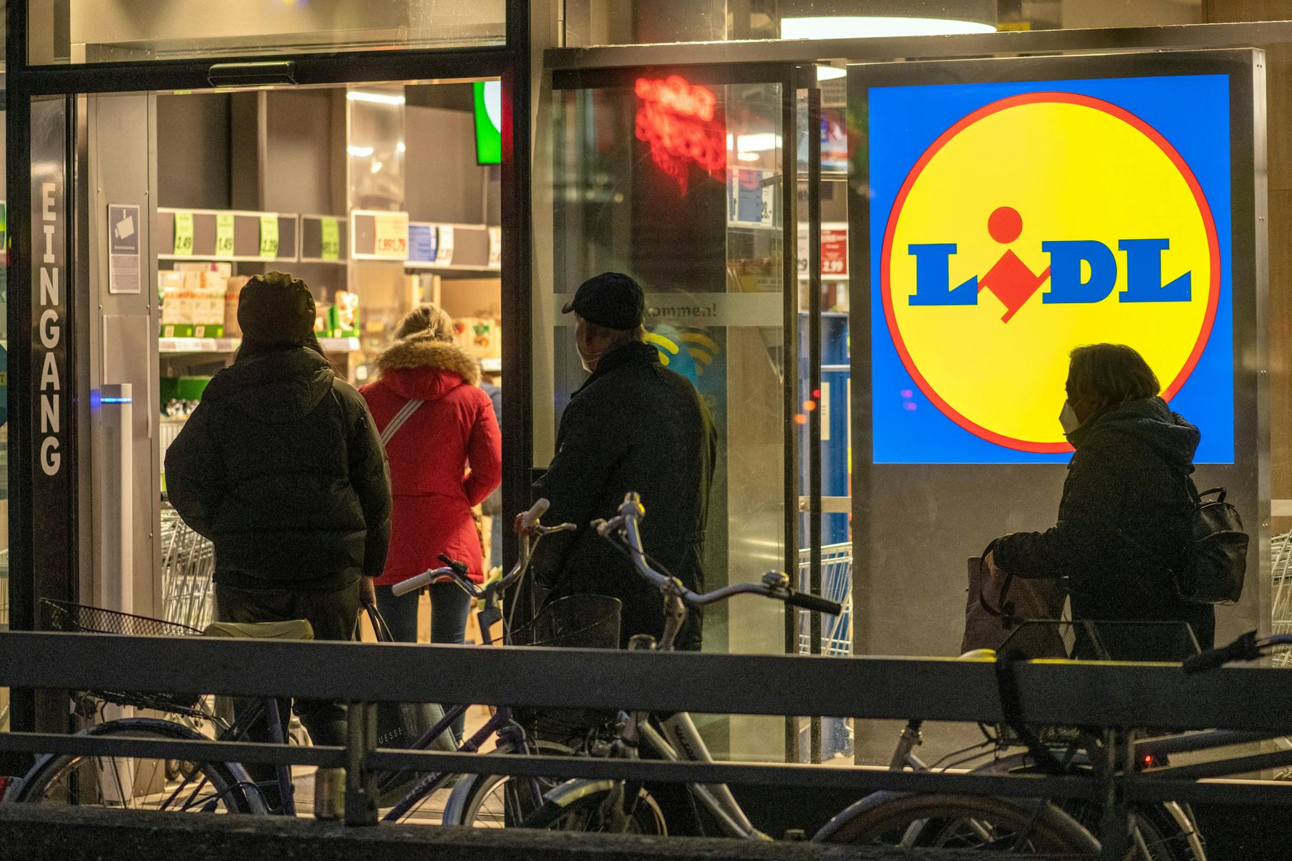 In einem Lidl in Altglienicke lagen am Montagabend offenbar tote Rattenembryos bei den Eierkartons.(Symbolfoto)