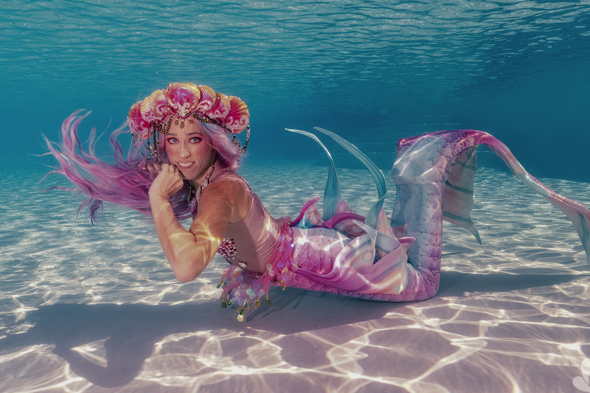 Die professionelle Meerjungfrau Pixi verdient Geld damit, einen Kindheitstraum auszuleben.
