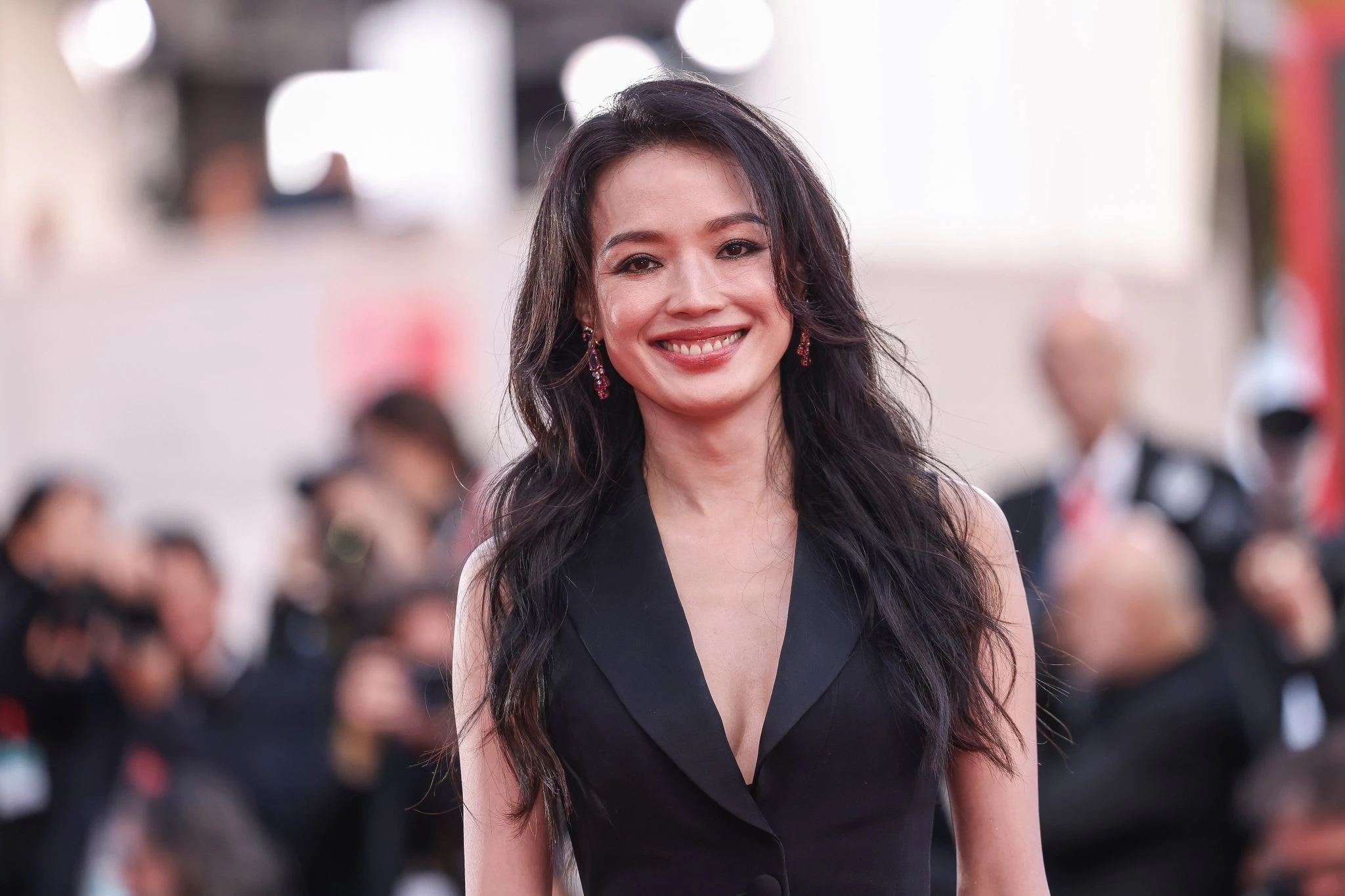 Die taiwanesische Schauspielerin Shu Qi, die in diesem Jahr Jurymitglied ist, begann ihre Karriere als Model.  