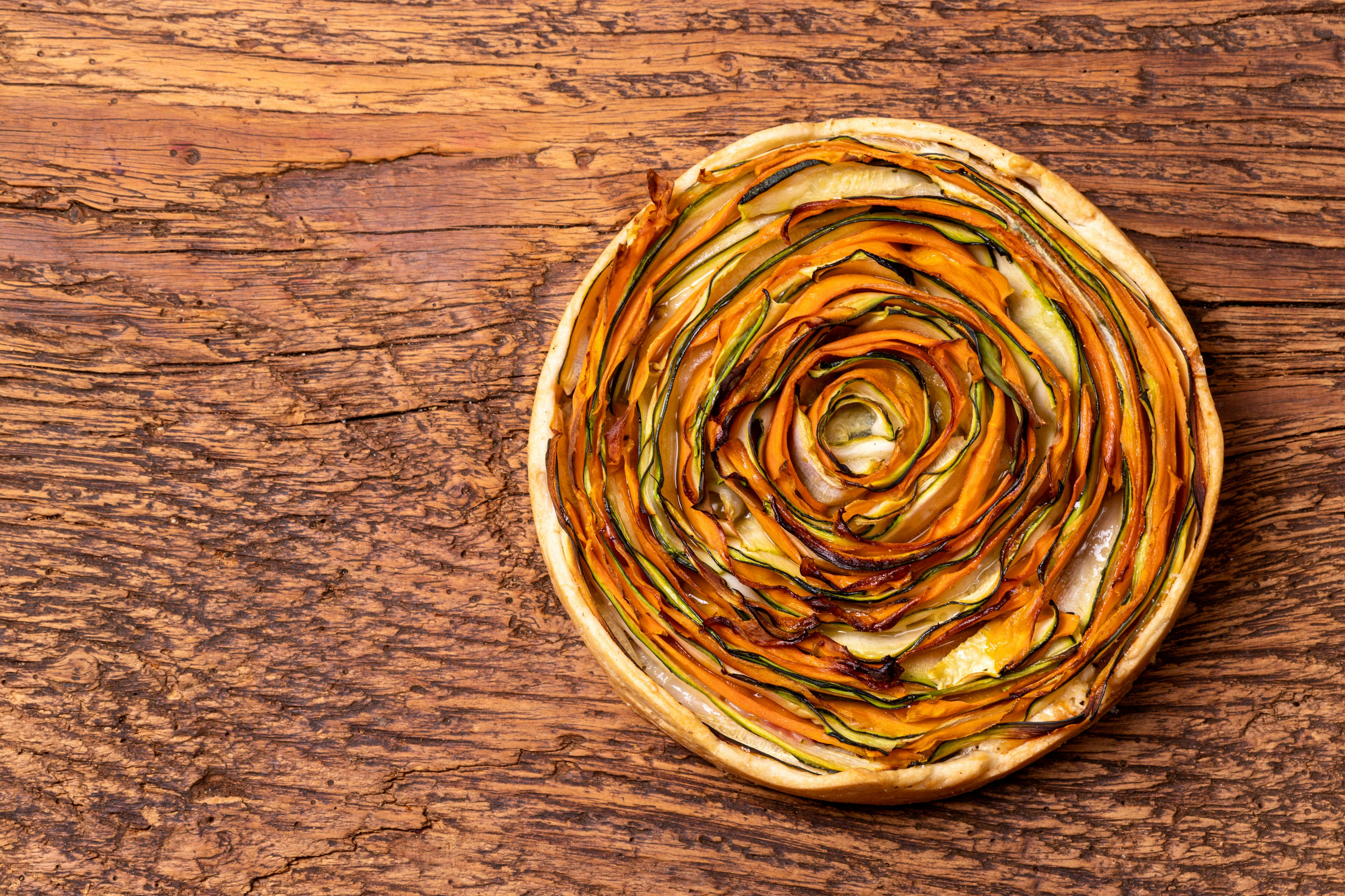 Rezept für Zucchini-Möhren-Tarte: Ein echter Hingucker – Und so lecker Rezept für Zucchini-Möhren-Tarte: Ein echter Hingucker – Und so lecker