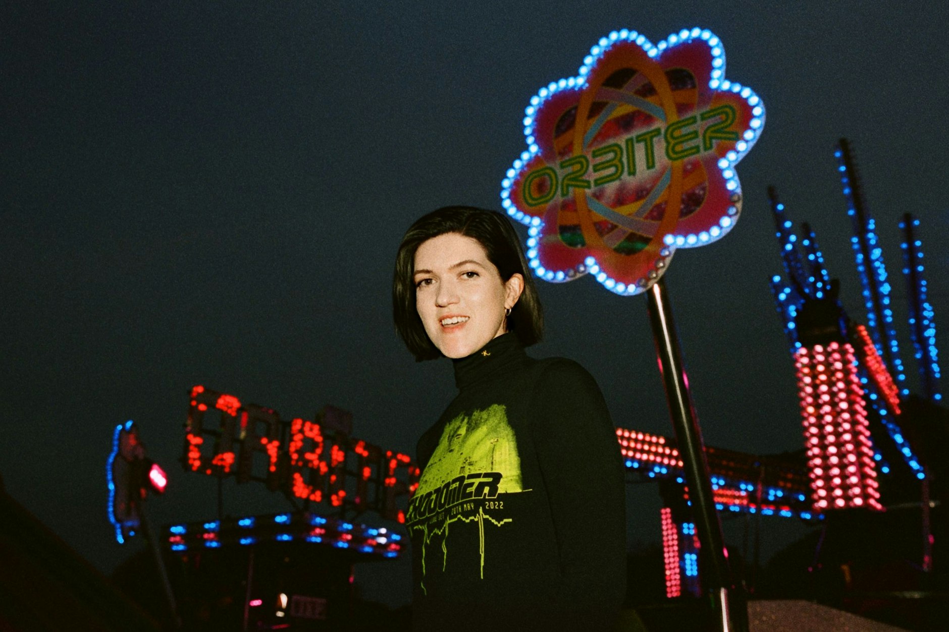 Mag strahlende Lichter, nicht nur im Club: Romy Madley Croft alias Romy, Sängerin von The xx