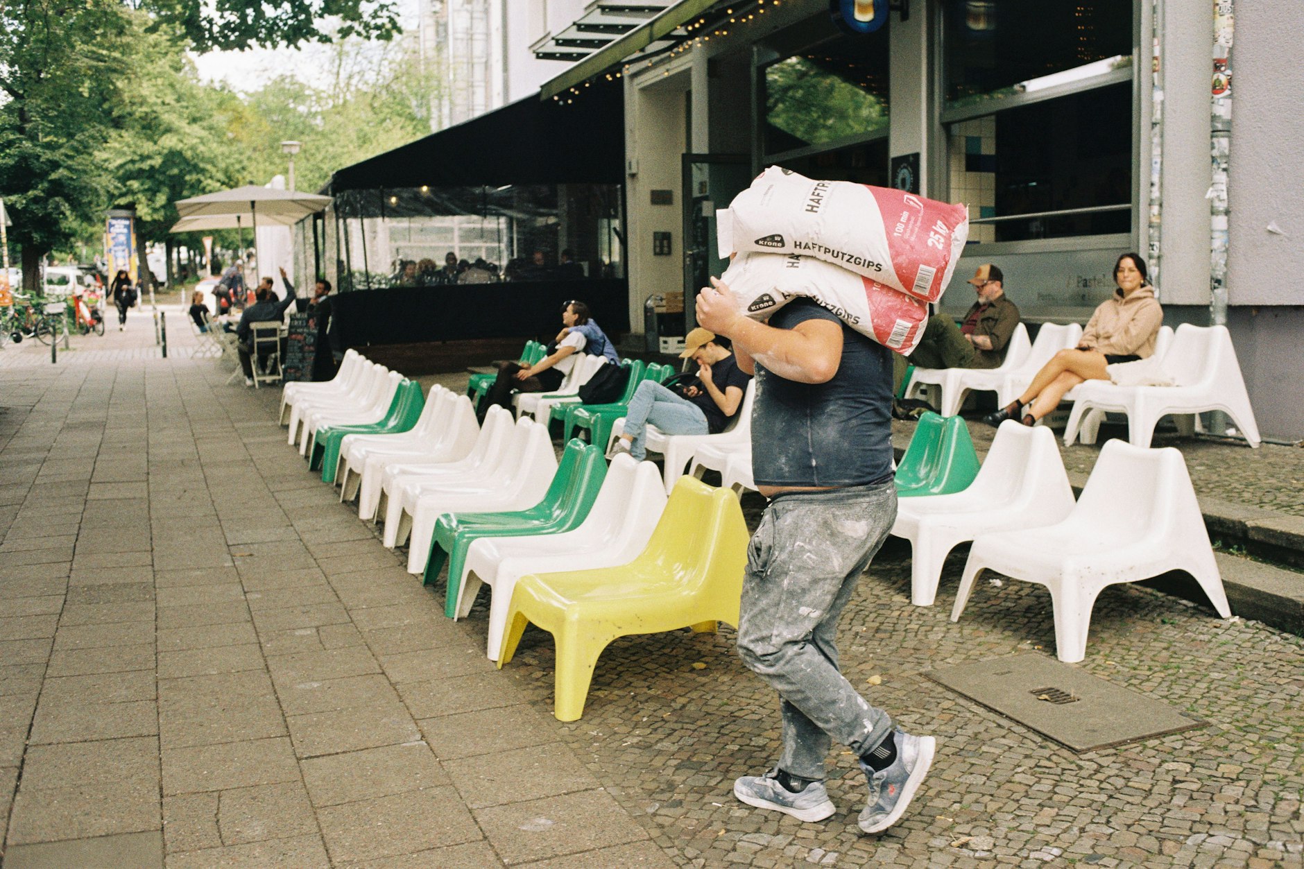Sonnen und schleppen im Weinbergsweg.