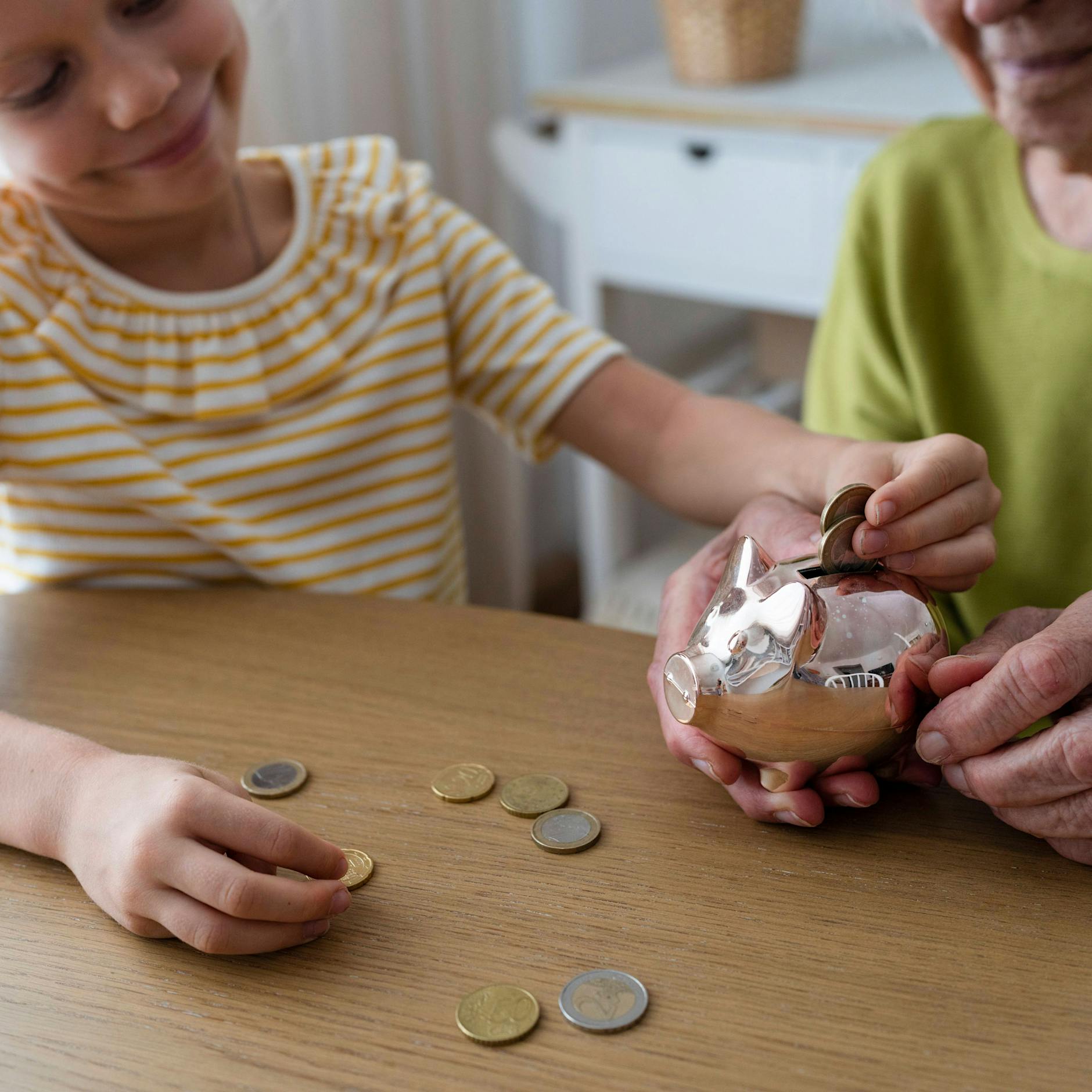 Oma verlangt 100 Euro pro Tag – nur um auf Enkel aufzupassen!