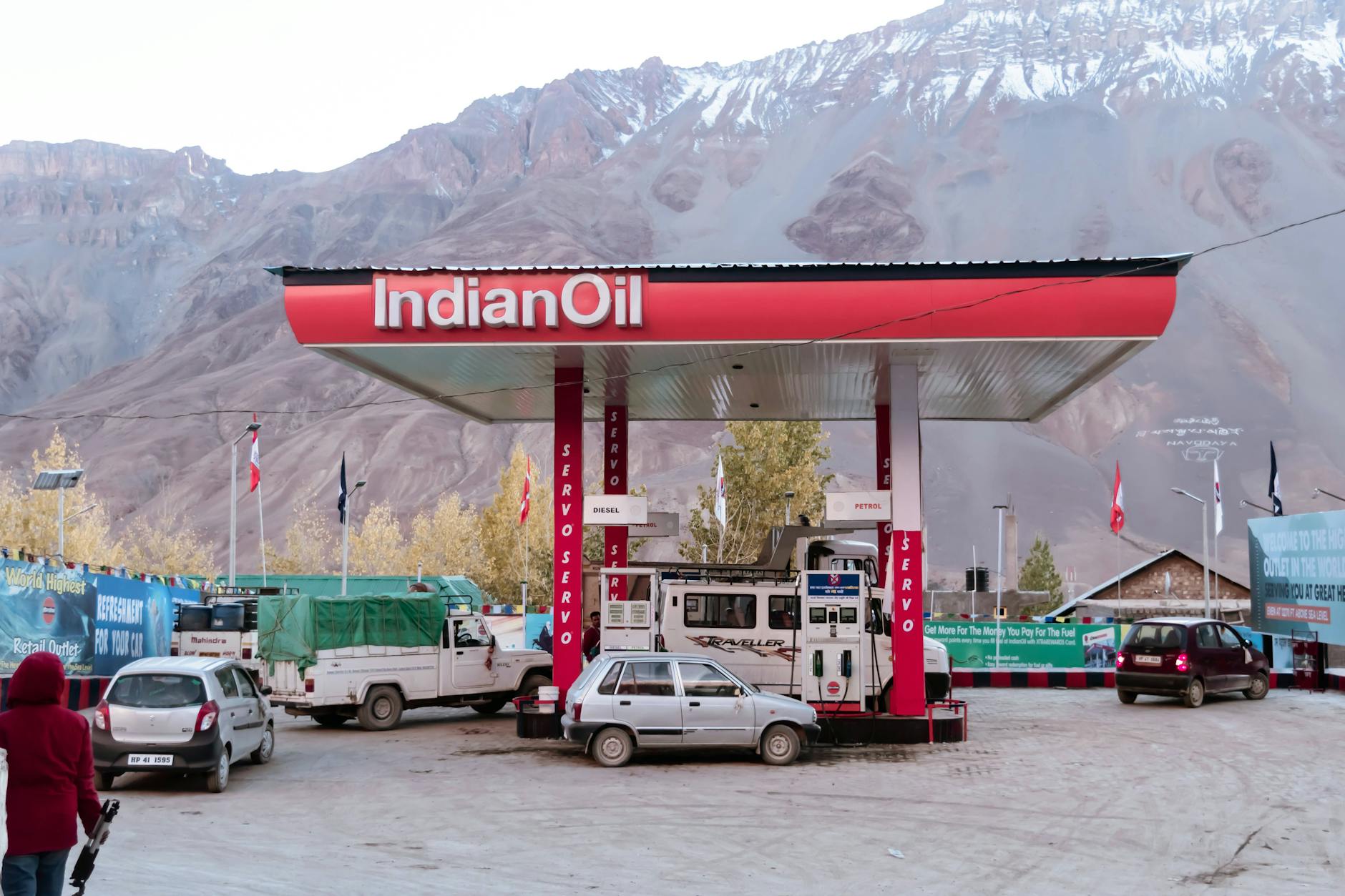 Eine Tankstelle in Himachal Pradesh in Indien. Warum will Indien plötzlich weniger mit Russland handeln? 