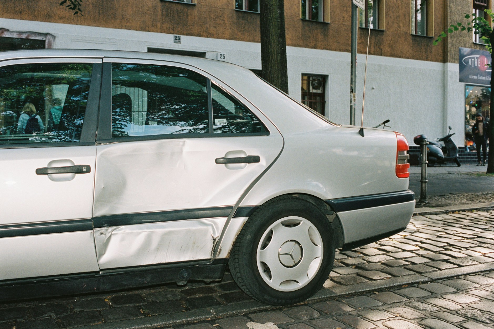 Blechschaden in der Bergmannstraße.