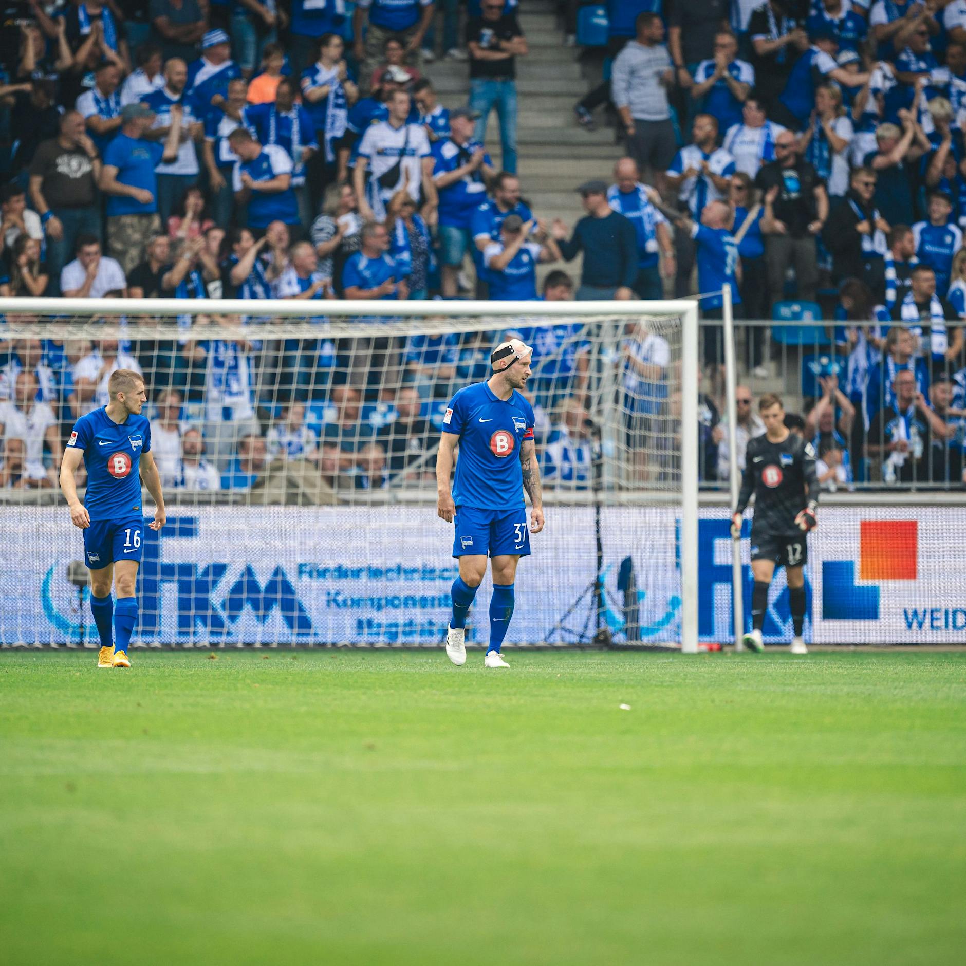 Viermal geführt, aber Hertha verliert irres 10-Tore-Spiel in Magdeburg