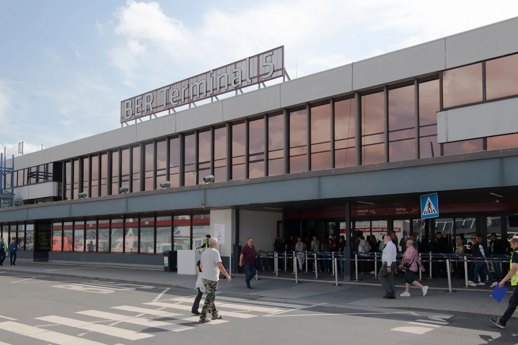 Abschied vom Flughafen Berlin-Schönefeld – Was wird aus Terminal 5?