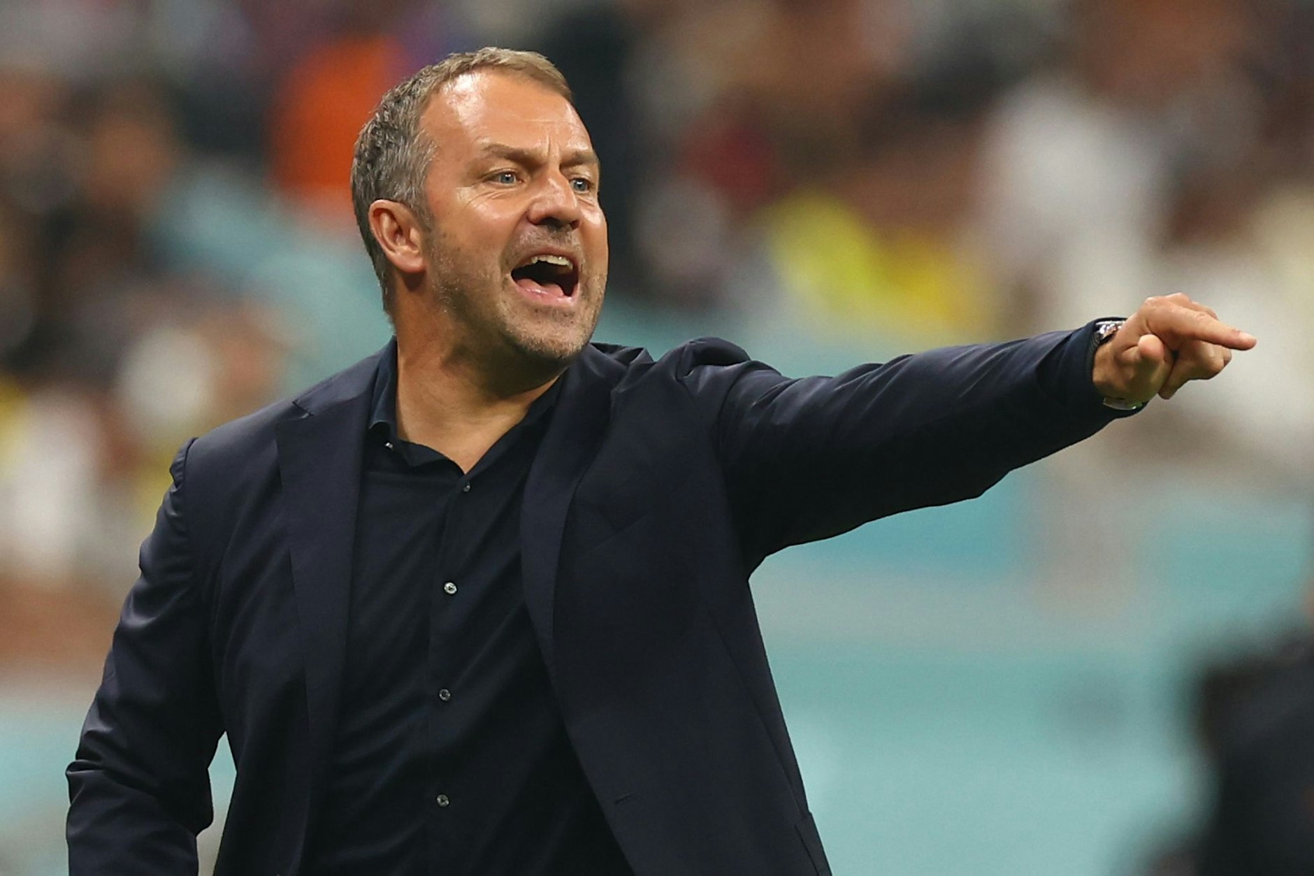 Die Doku „All or Nothing“ gibt Einblicke in die Gefühlswelt des Bundestrainers während des Turniers.