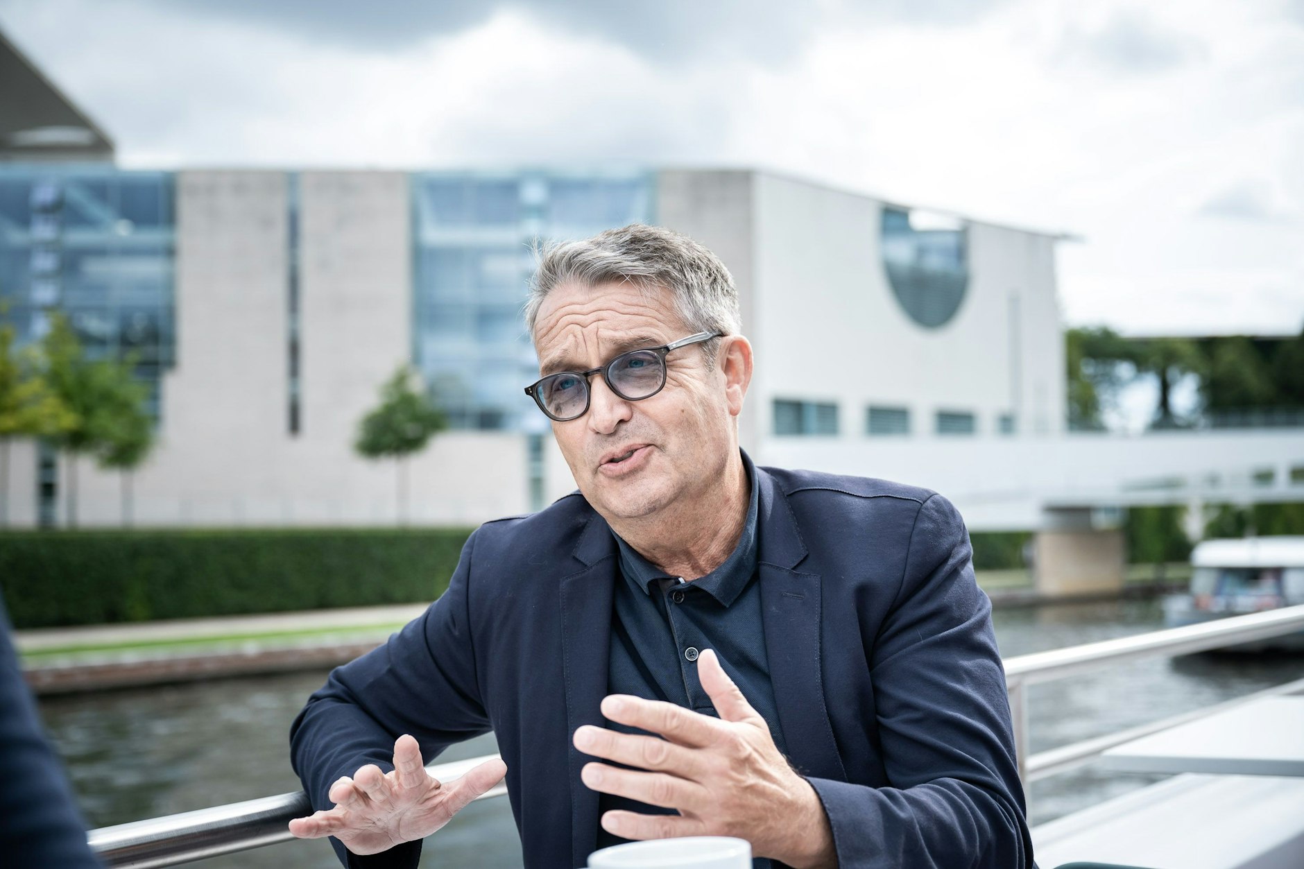 Gabor Steingart an Bord seines Redaktionsschiffs „The Pioneer One“ in Berlin