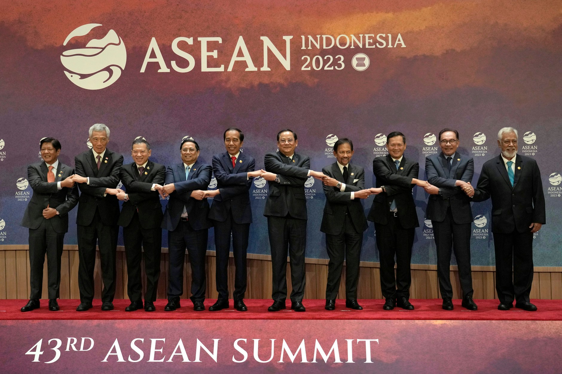 Die zehn Staatschefs der Asean-Mitgliedsländer bei der Gipfel-Eröffnung am Dienstag in Jakarta.