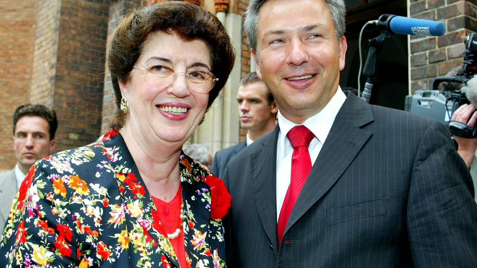 Lore-Maria Peschel-Gutzeit mit Klaus Wowereit im Jahr 2002