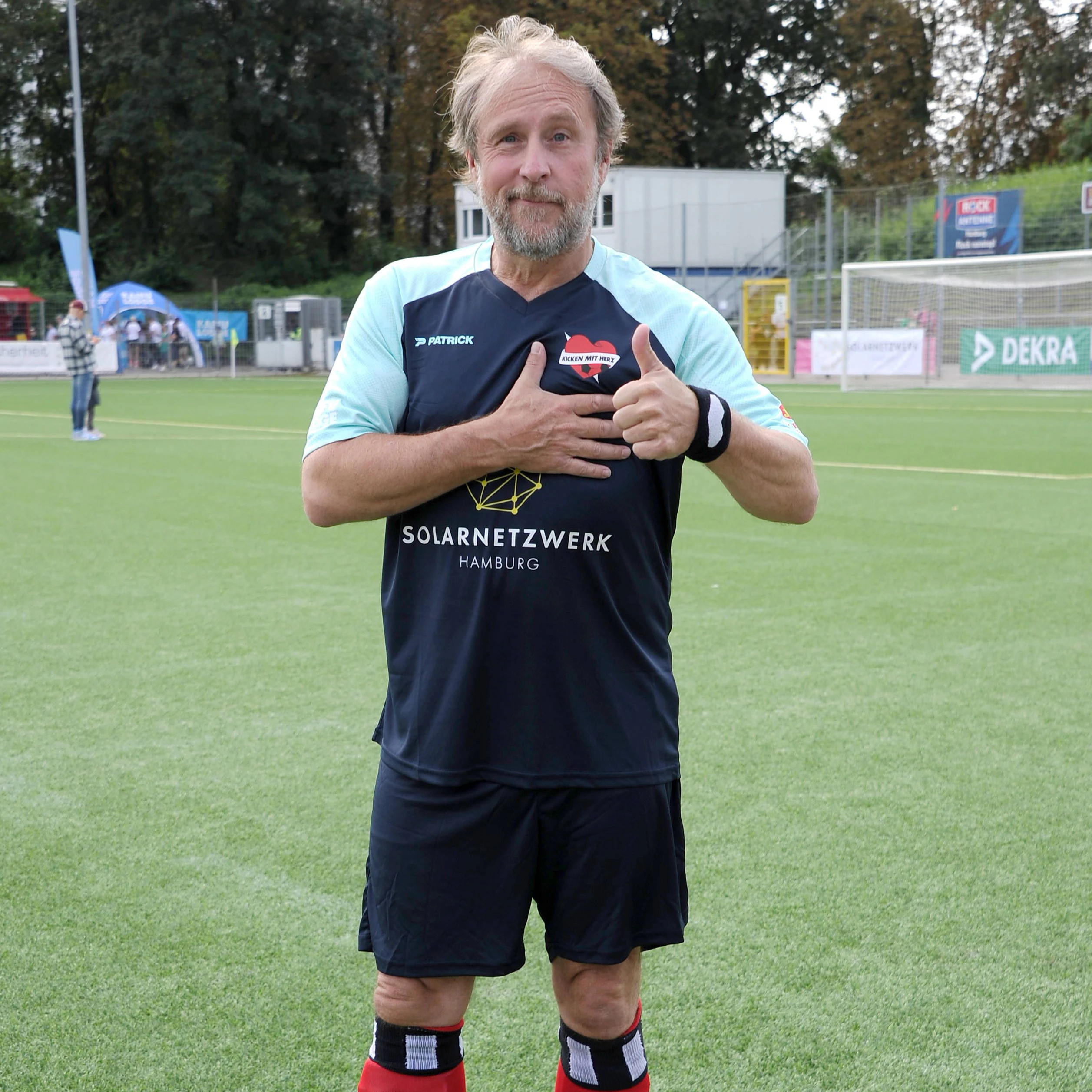 Bei „Kicken mit Herz“ stand Bjarne Mädel unter besonders großem Druck.