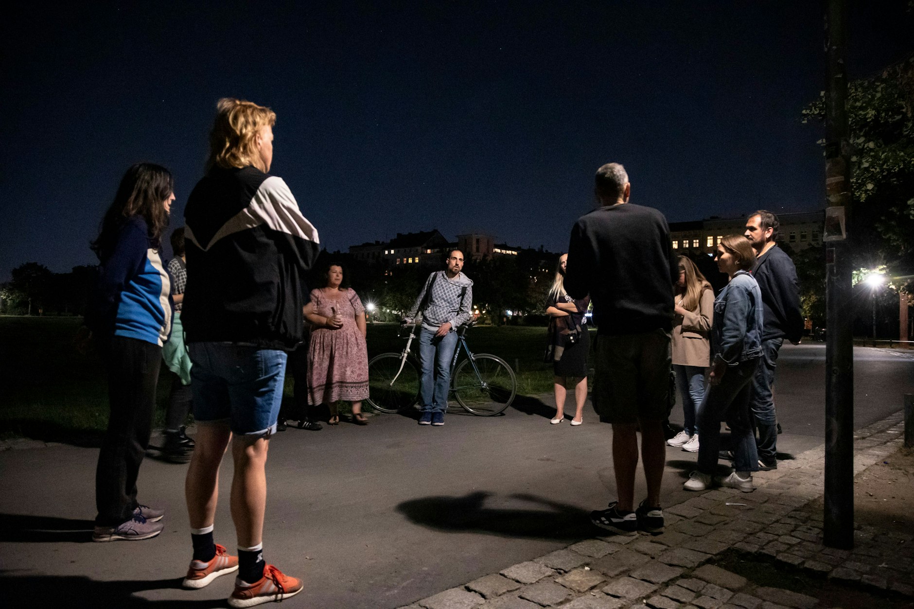 Teilnehmer des Spaziergangs im Görlitzer Park