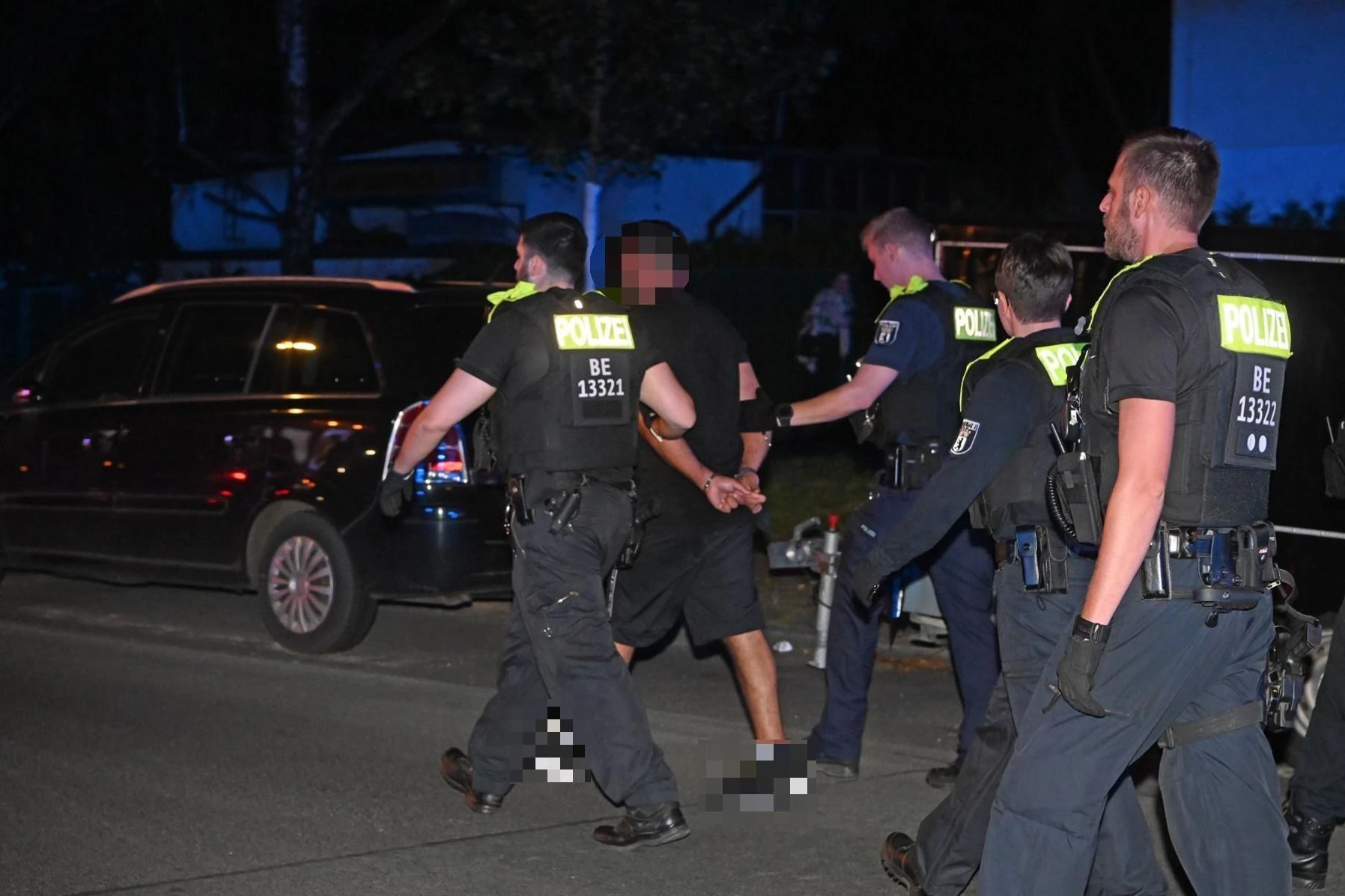 Bei der Schlägerei in der High-Deck-Siedlung wurden insgesamt acht Personen festgenommen.