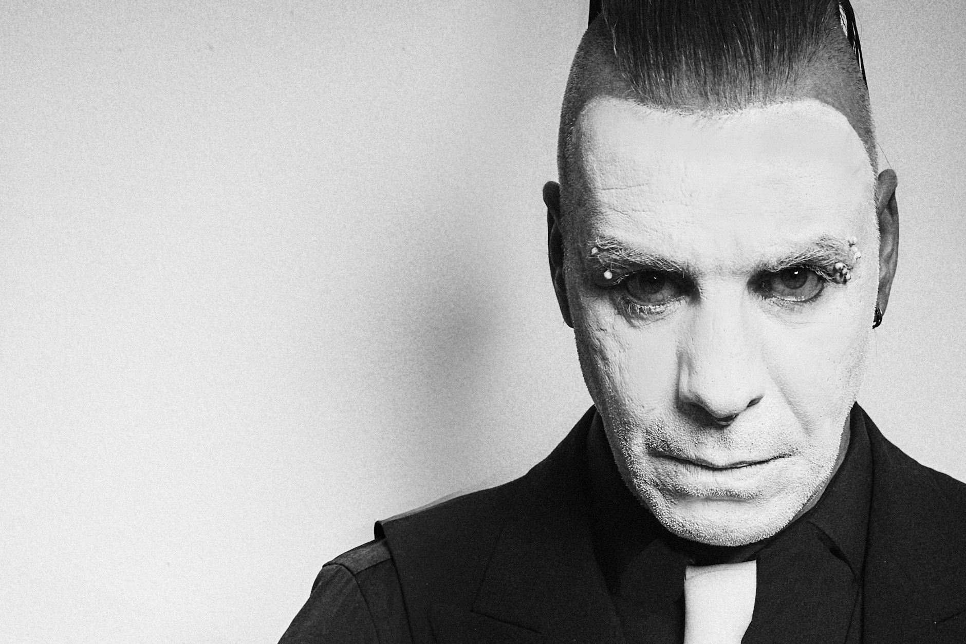 „Nie nicht unschuldig“: Rammstein-Frontmann Till Lindemann