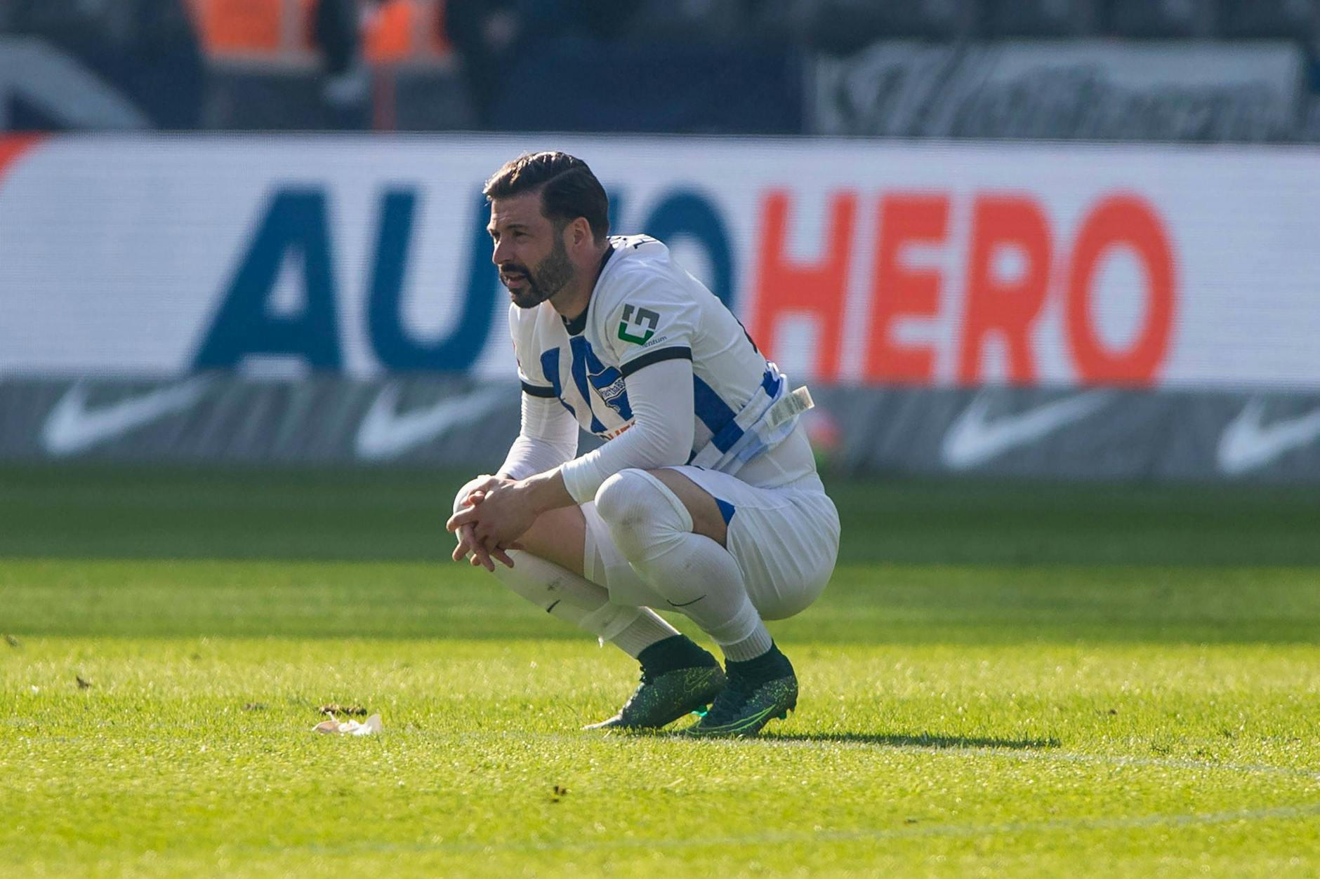 Marvin Plattenhardt war nach Herthas Abstieg enttäuscht. Mit ihm als Kapitän stieg das Team ab. Jetzt muss er sich einen neuen Klub suchen.