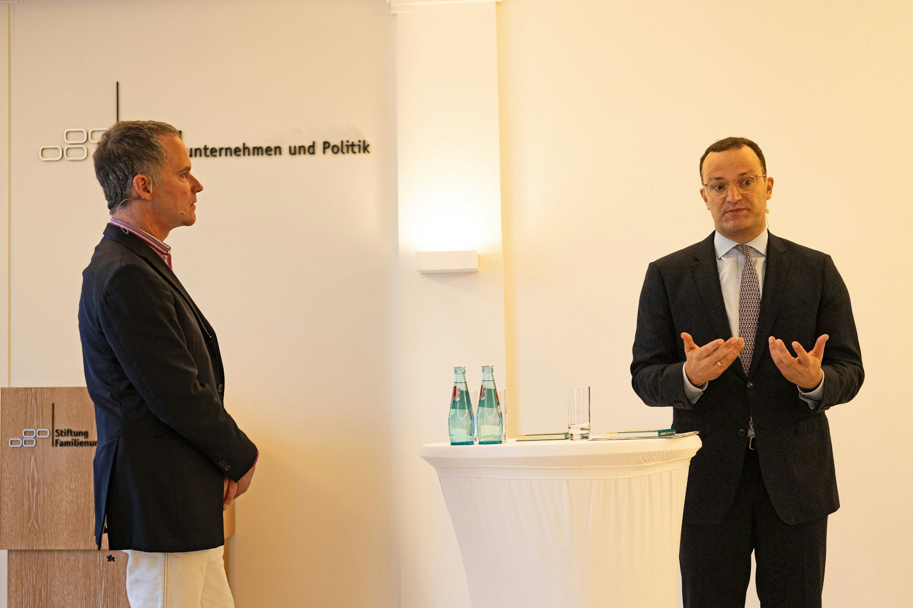 Cicero-Chefredakteur Alexander Marguier mit Unionsfraktions-Vize Jens Spahn.