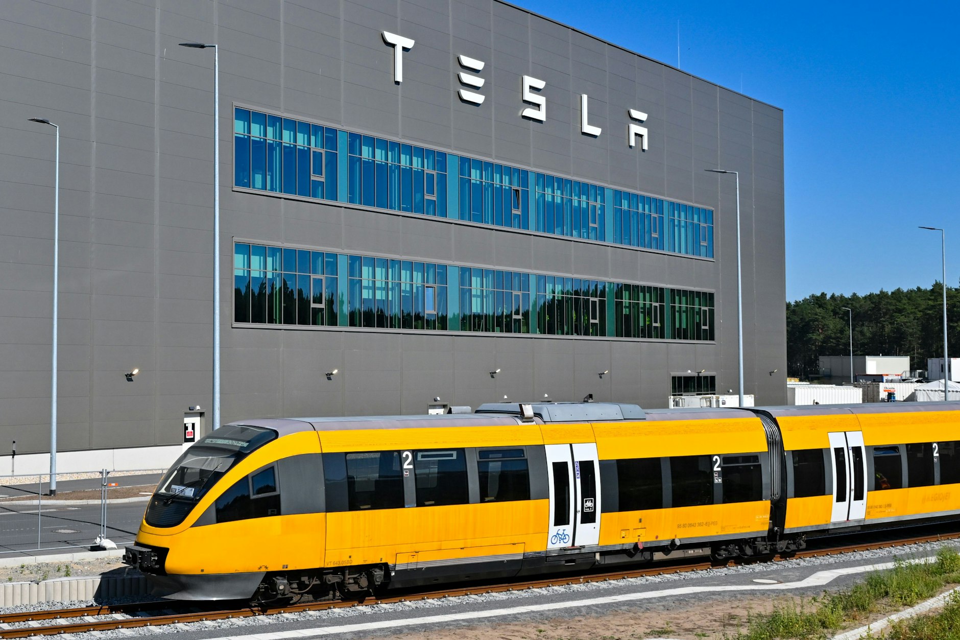 Emp rung In Gr nheide Neuer Tesla Shuttlezug Muss Keine emp-rung-in-gr-nheide-neuer-tesla-shuttlezug-muss-keine