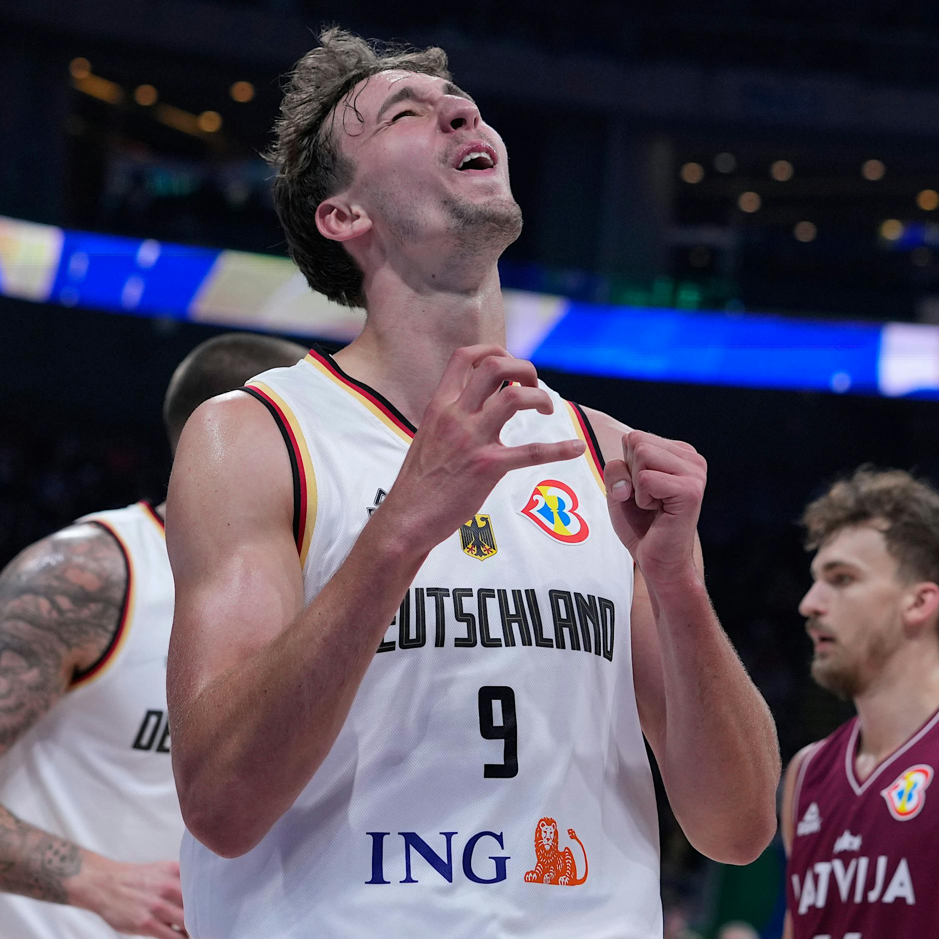 Basketball-WM: Deutschland zittert sich gegen Lettland ins Halbfinale