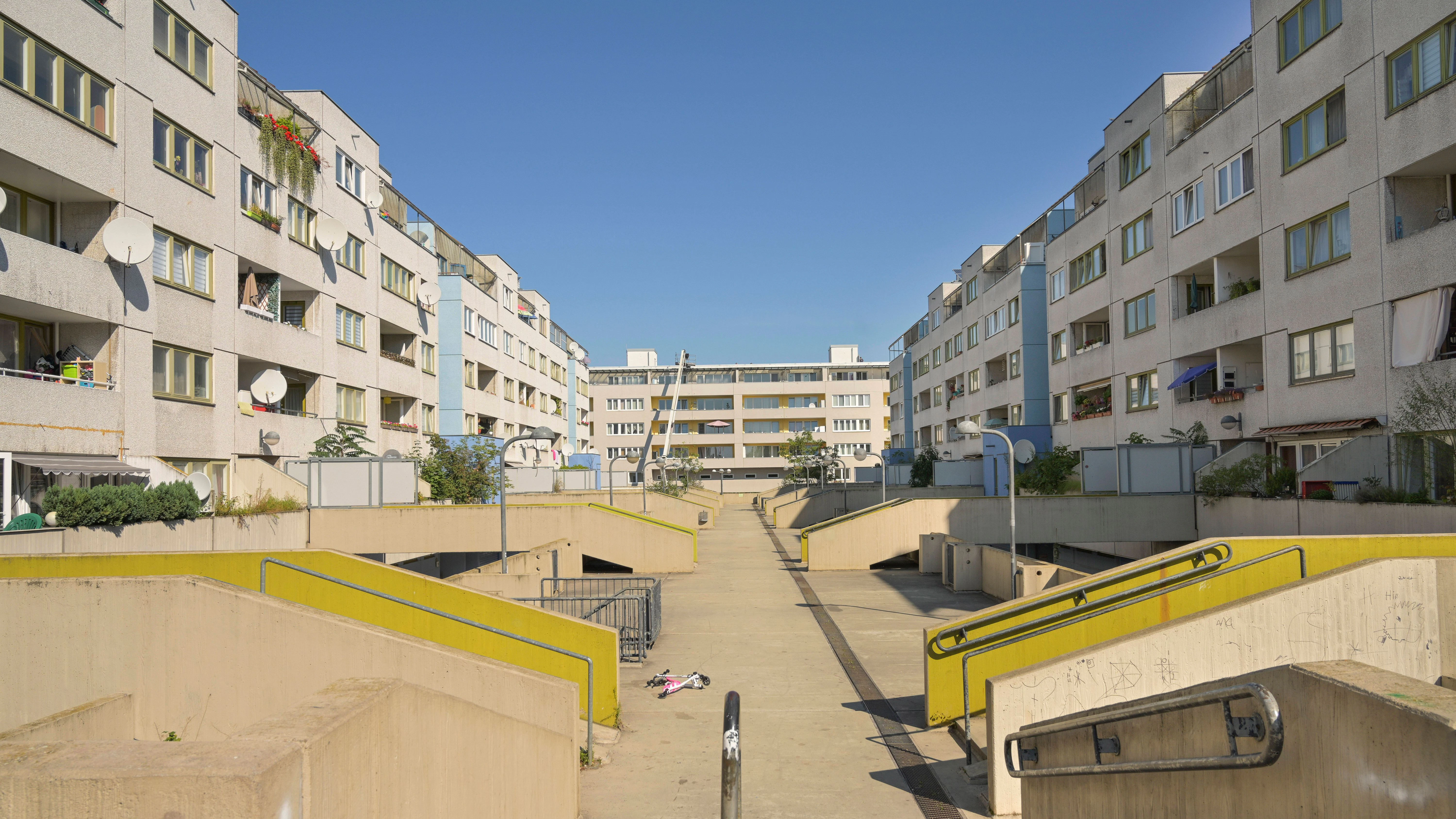 Plattenbauten in der High-Deck Siedlung in Neukölln.