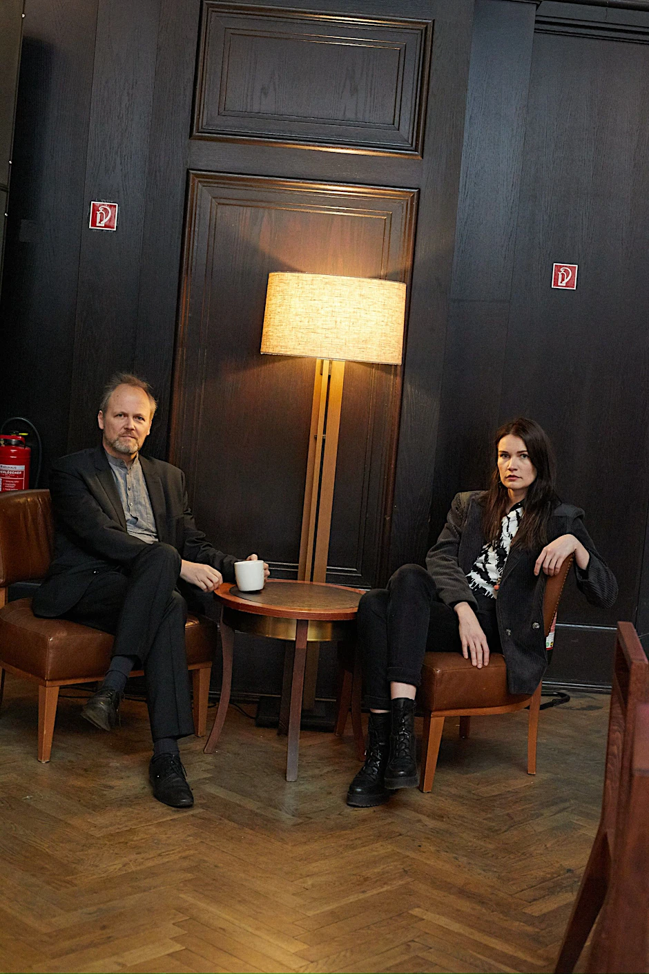 Der Kunstwissenschaftler Wolfgang Ullrich und die Kultur- und Medienwissenschaftlerin Annekathrin Kohout verantworten gemeinsam die Reihe „Digitale Bildkulturen“.