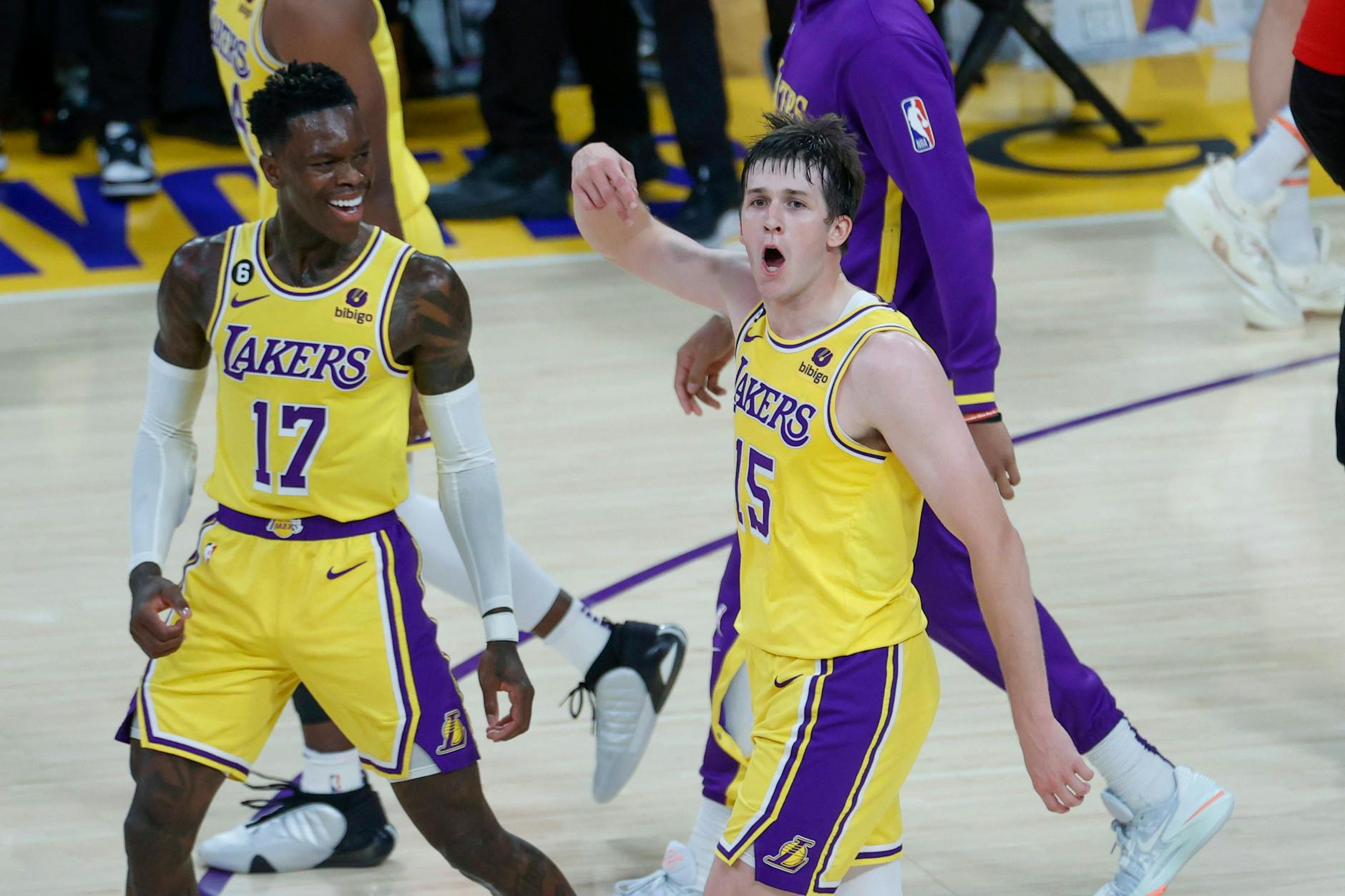 In der NBA waren Dennis Schröder und Austin Reaves (v.l.) bei den Los Angeles Lakers Teamkollegen. Am Freitag stehen sie sich im Halbfinale der Basketball-WM als Gegner gegenüber.