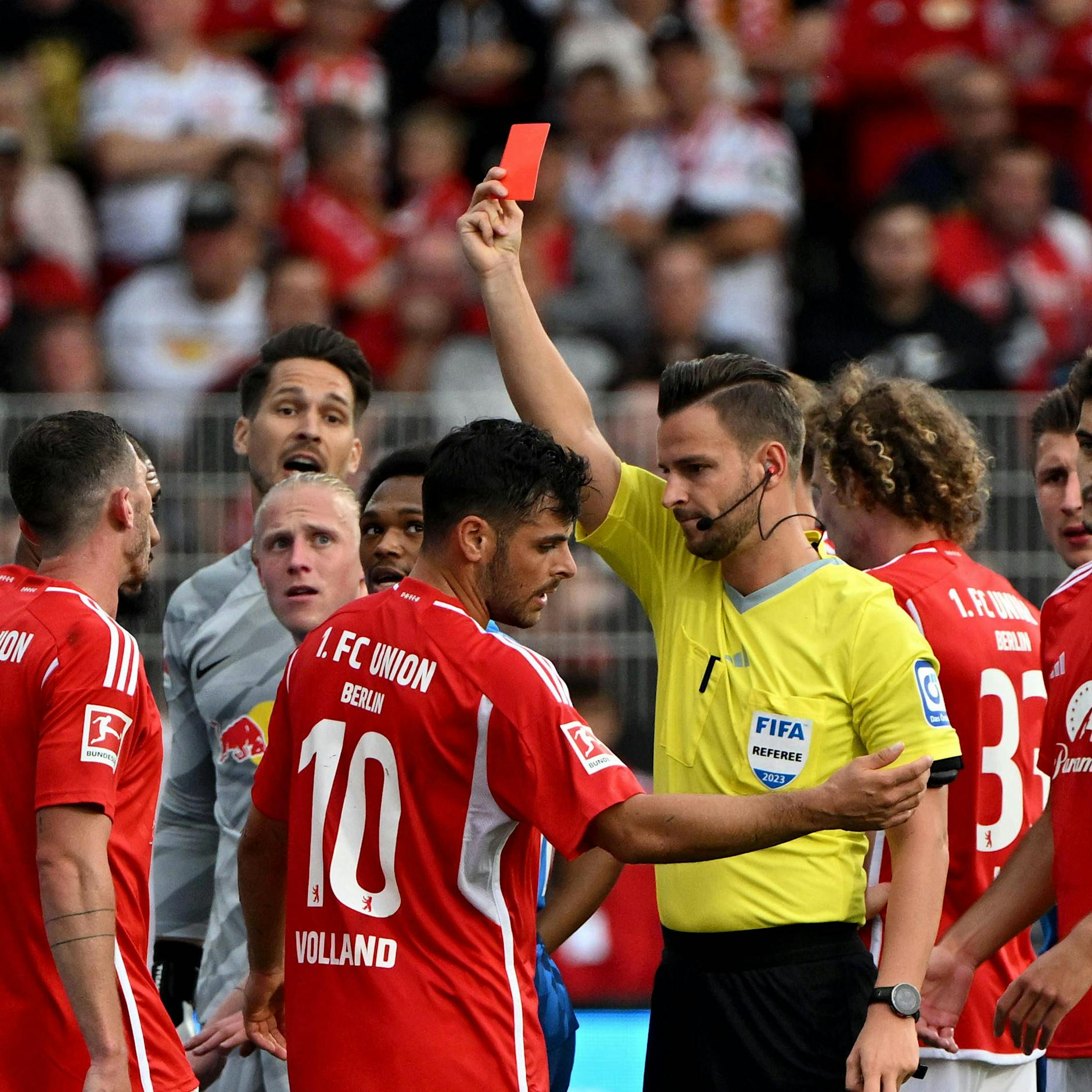 Hammerstrafe! Unions Volland muss wegen Roter Karte 15.000 Euro blechen