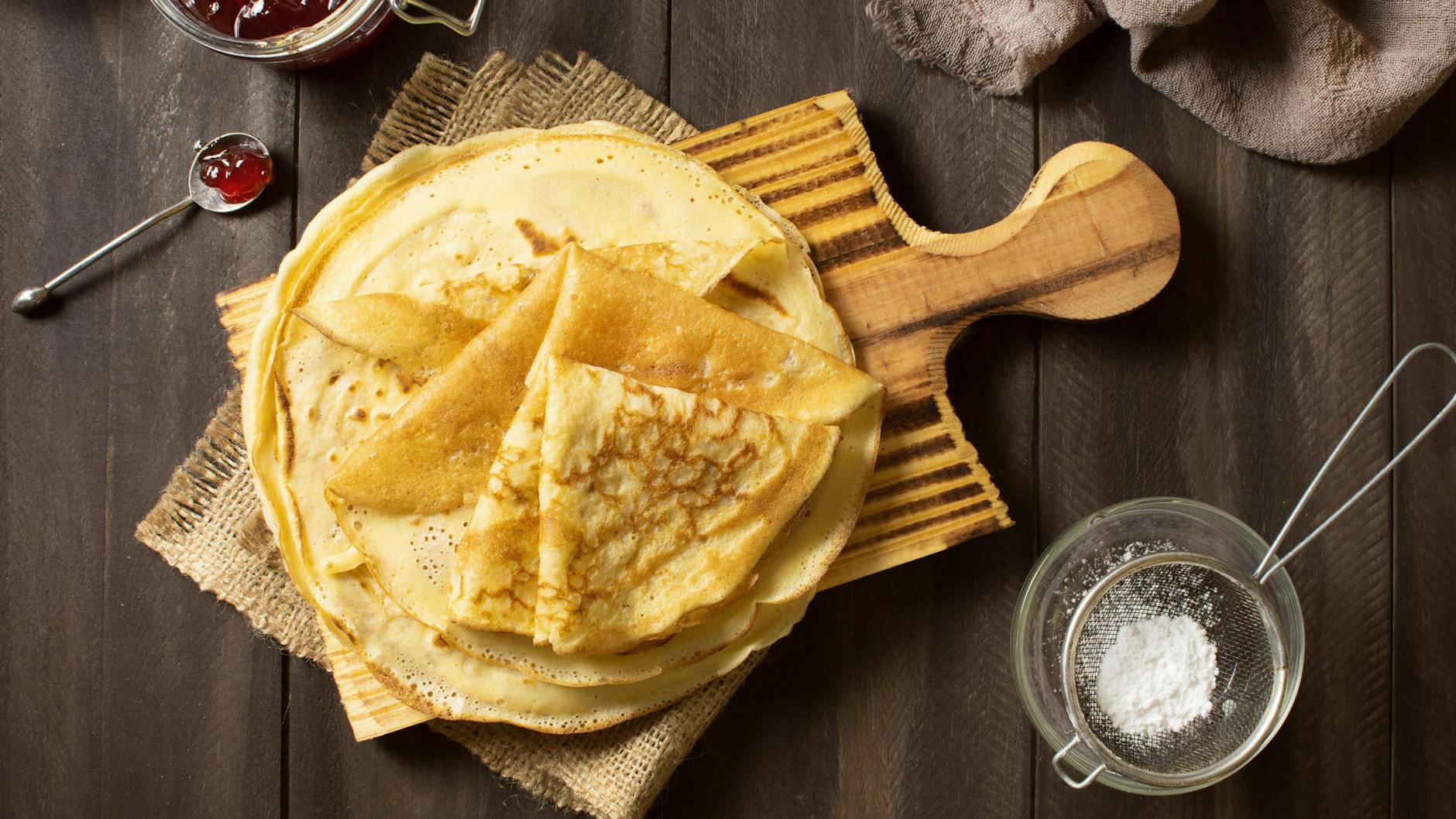 Das Pfannkuchen-Rezept geht superschnell und ist ein leckerer Sattmacher.