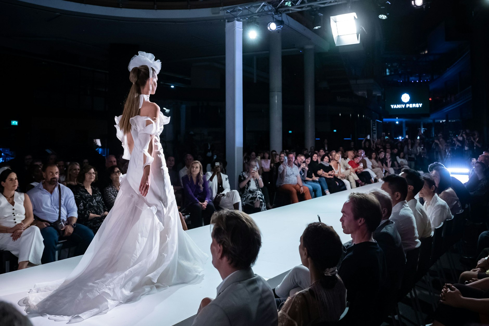 Abendgarderobe aus Israel: Entwürfe von Yaniv Persy auf dem Laufsteg.