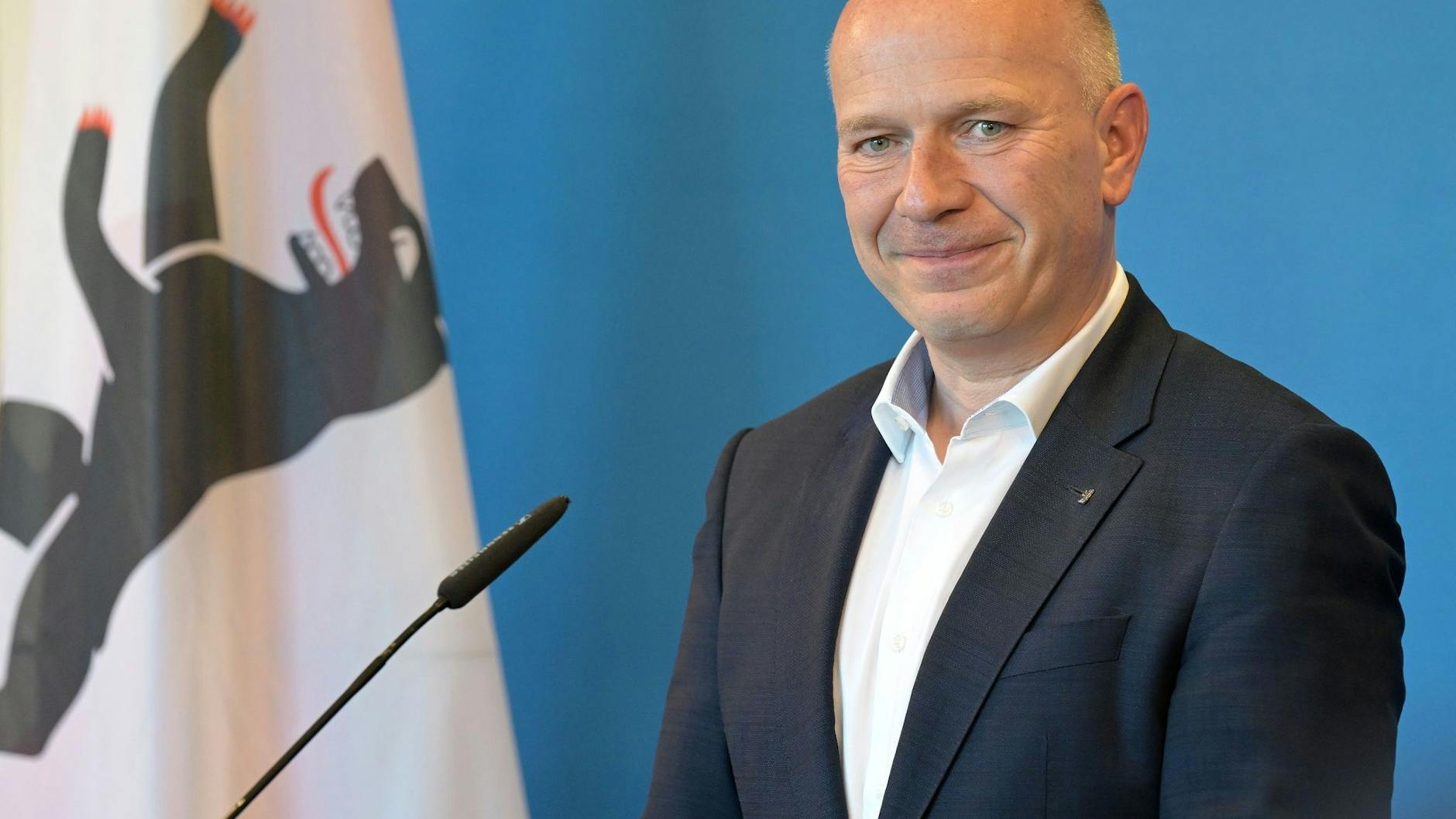 Berlins Bürgermeister Kai Wegner kämpft um das Generalshotel.