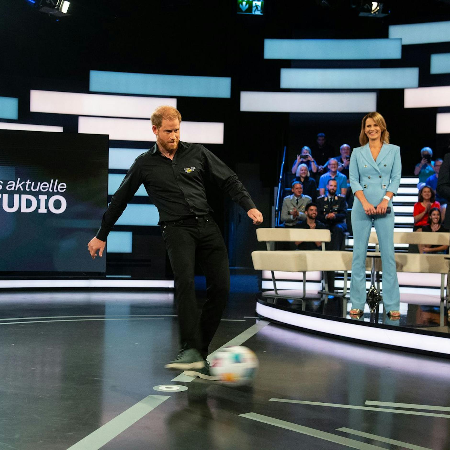 Prinz Harry versagt an der Torwand im ZDF-„Sportstudio“
