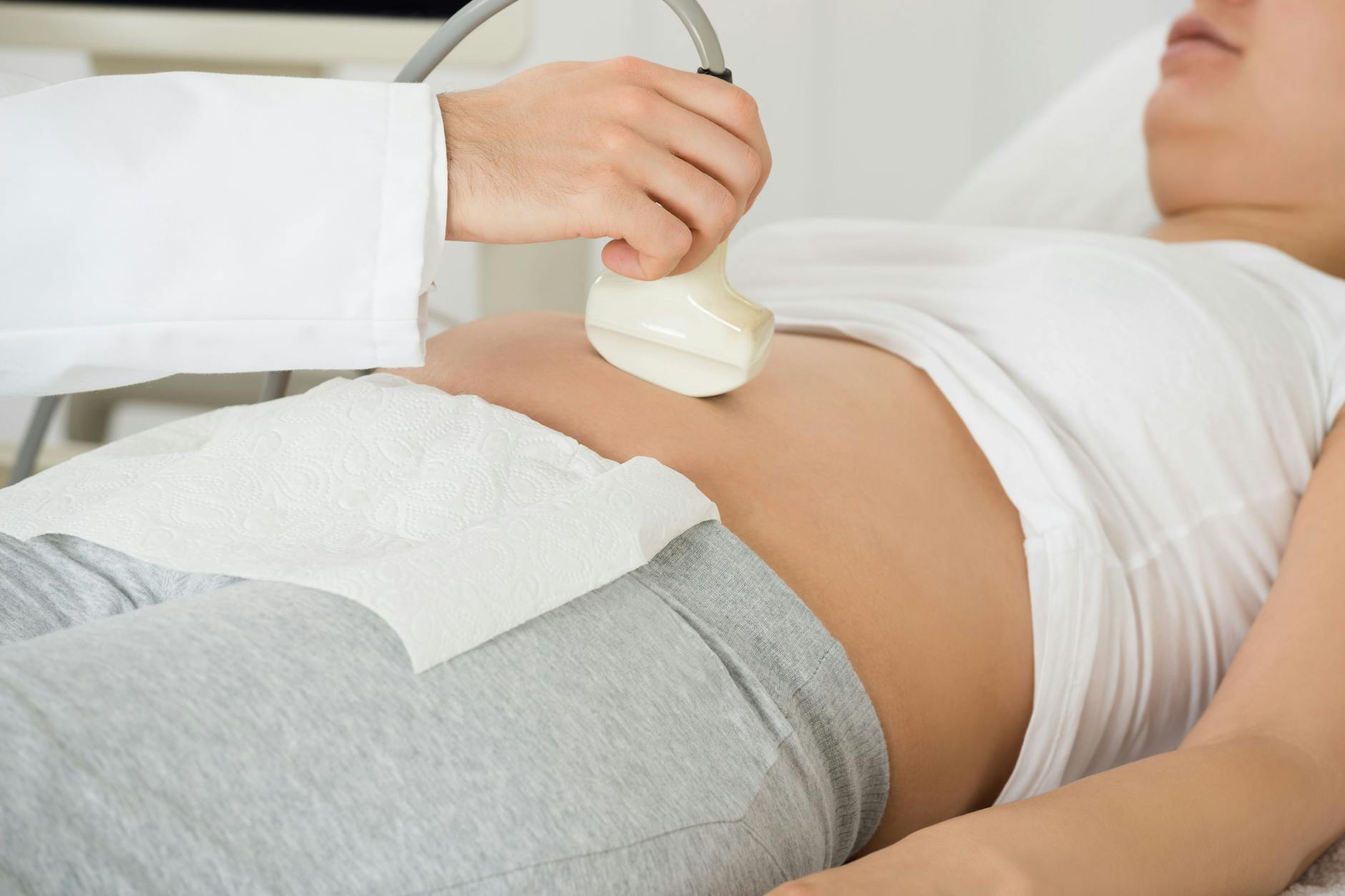 Die Zahl der Frauen, die eine Schwangerschaft abbrechen, ist 2023 gestiegen.