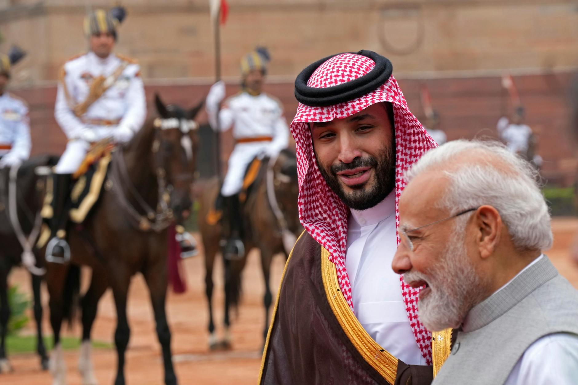 Saudi-Arabiens Kronprinz Mohammed bin Salman im Gespräch mit Indiens Premierminister Narendra Modi