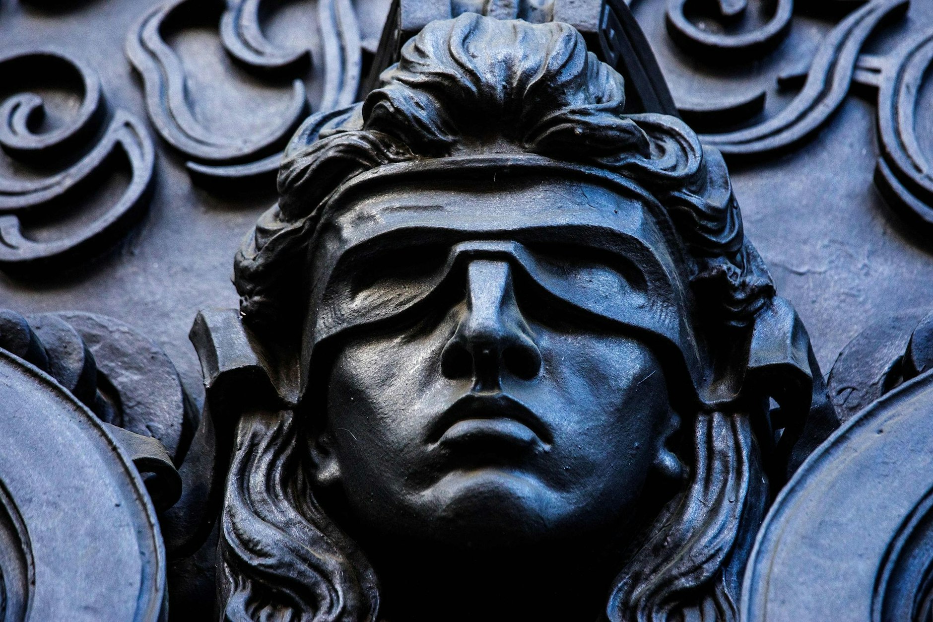 Am Landgericht Berlin begann am Montag der Prozess gegen einen 52-Jährigen, der seine Stieftochter missbraucht haben soll.