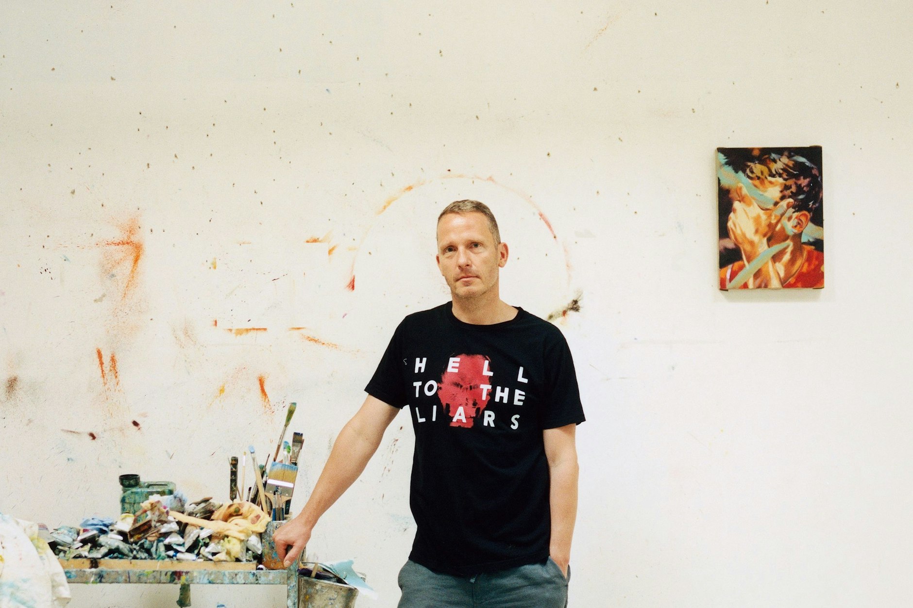 Der Maler Norbert Bisky in seinem Atelier in Berlin-Friedrichshain