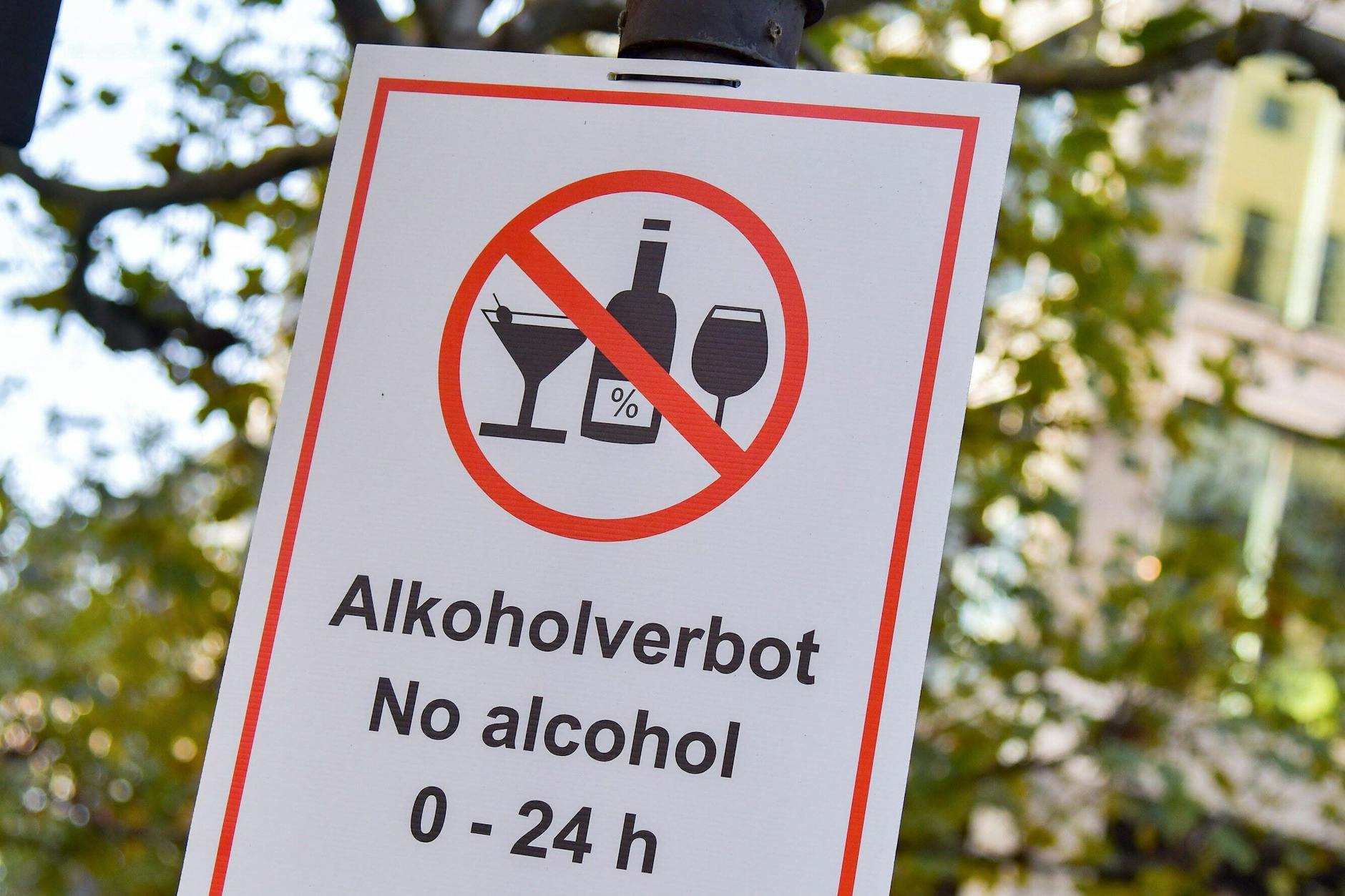 In der Cottbuser Stadtpromenade gilt jetzt ein Alkoholverbot.