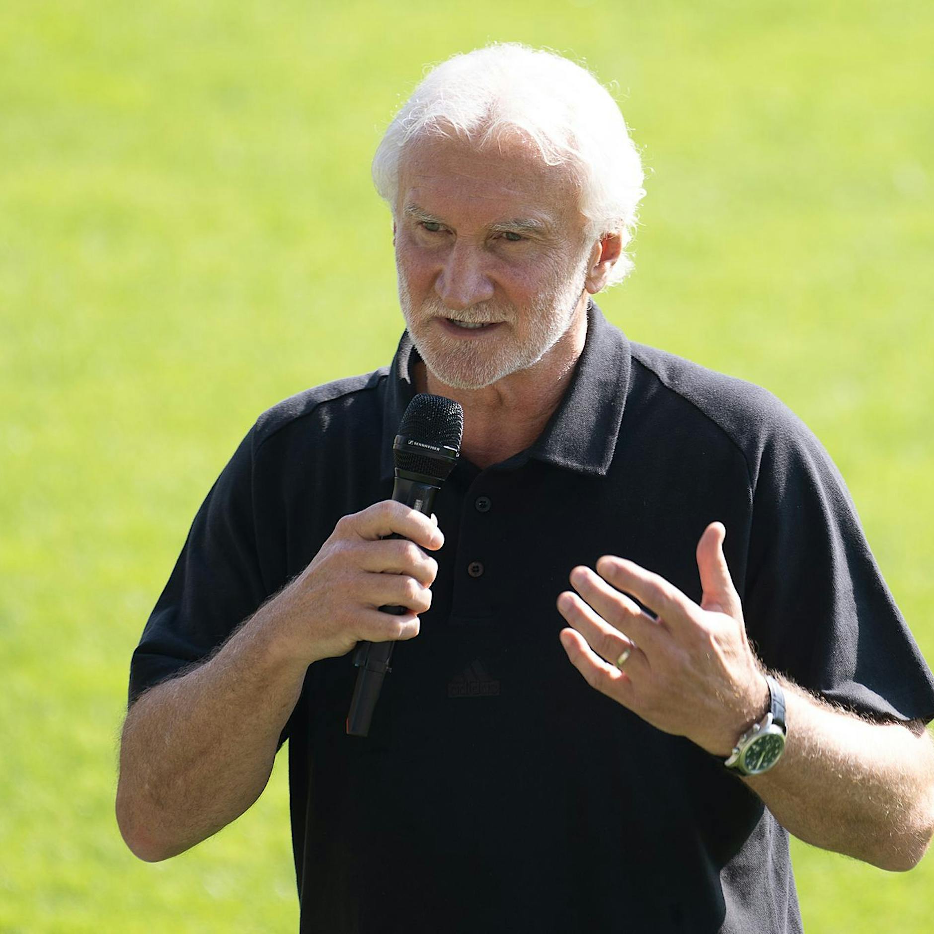 Rudi Völler: Bleibt er bei einem Sieg über Frankreich Bundestrainer?