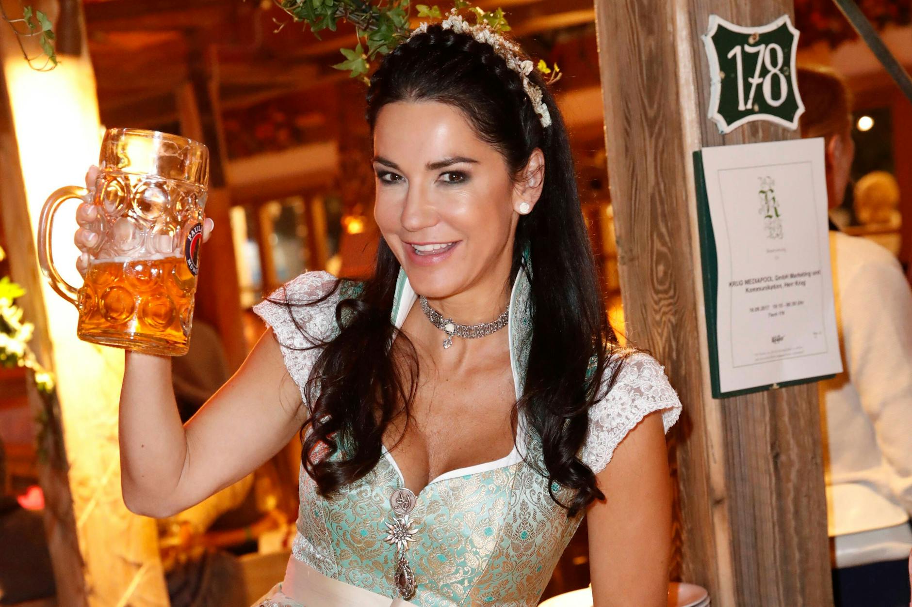 Mariella Ahrens darf als prominenter Gast auf dem Oktoberfest nicht fehlen.