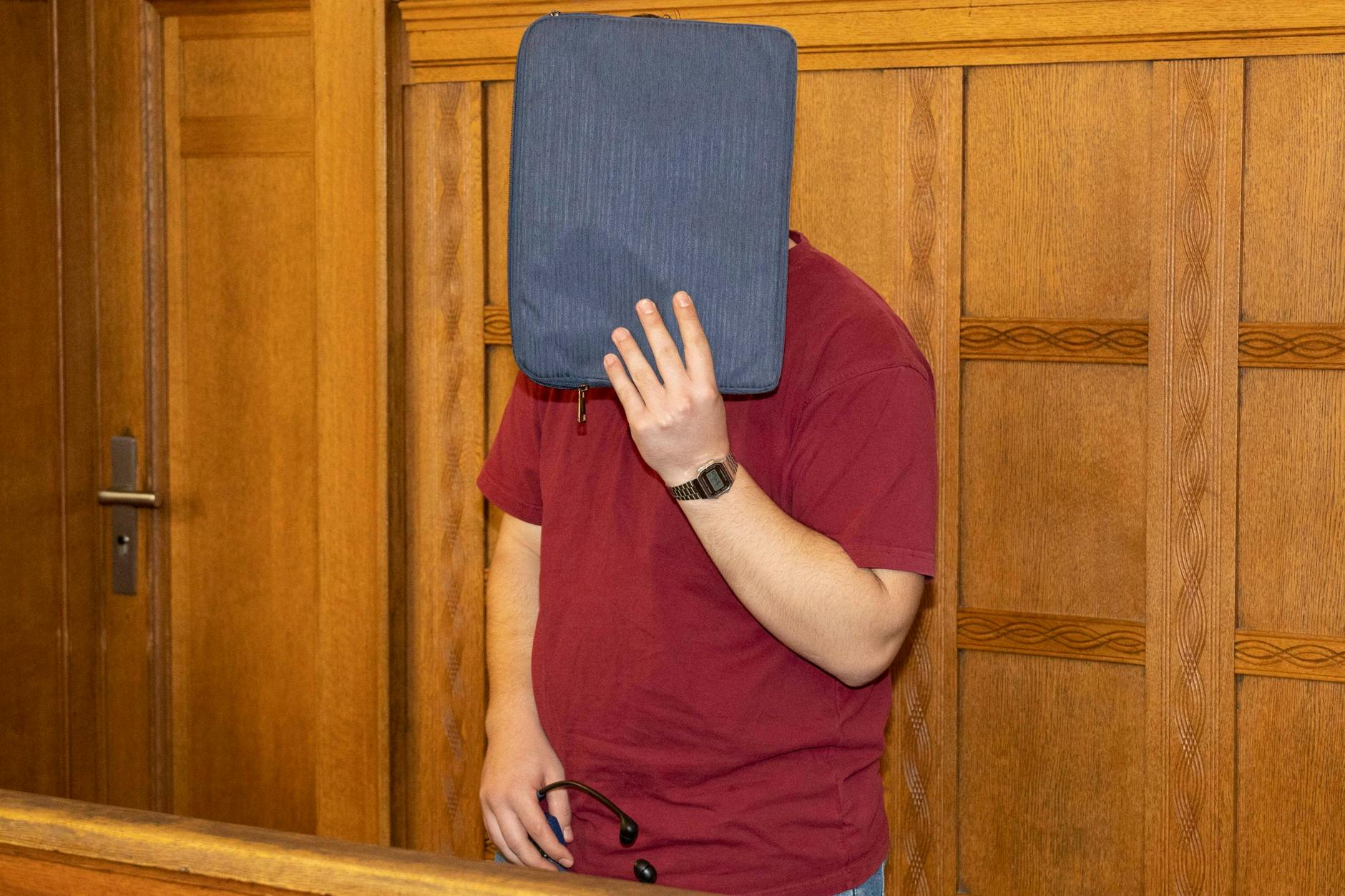 Rigers K. vor Gericht. Sein mutmaßlicher Drogenschmuggel ging gewaltig in die Hose.