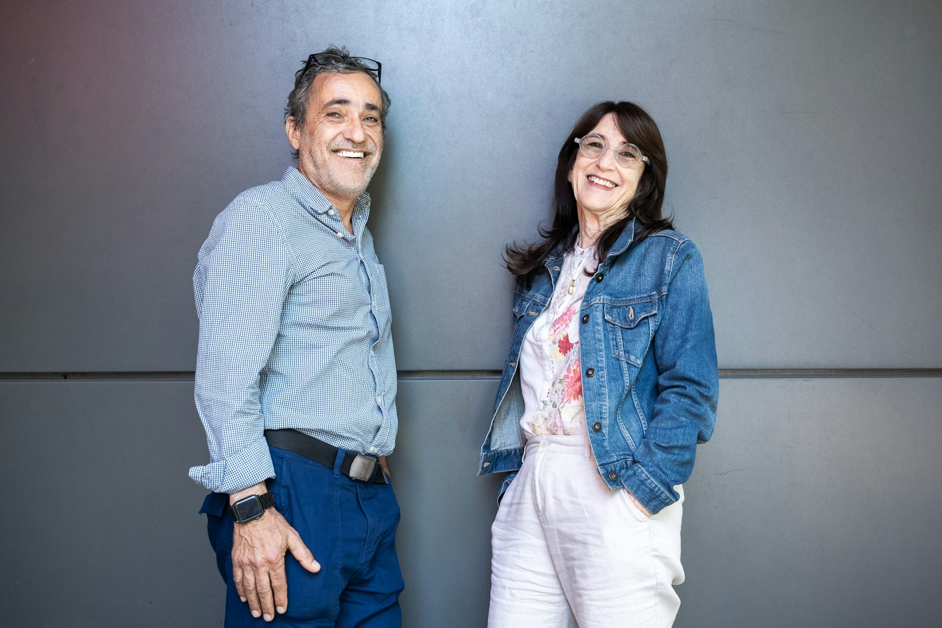 Der Kulturwissenschaftler und Kunstschaffende Jürgen Kuttner und die Schauspielerin und Performancekünstlerin Naomi Yoeli