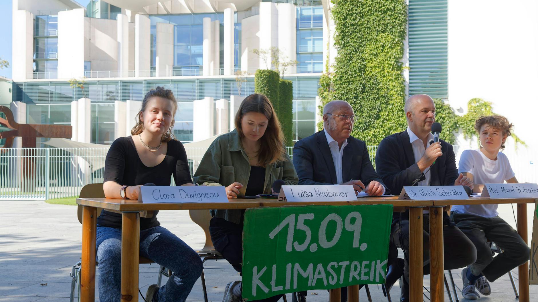 Am Freitag wird die Bewegung Fridays for Future ein Event am Brandenburger Tor und einen Demo-Zug durch Berlin veranstalten.