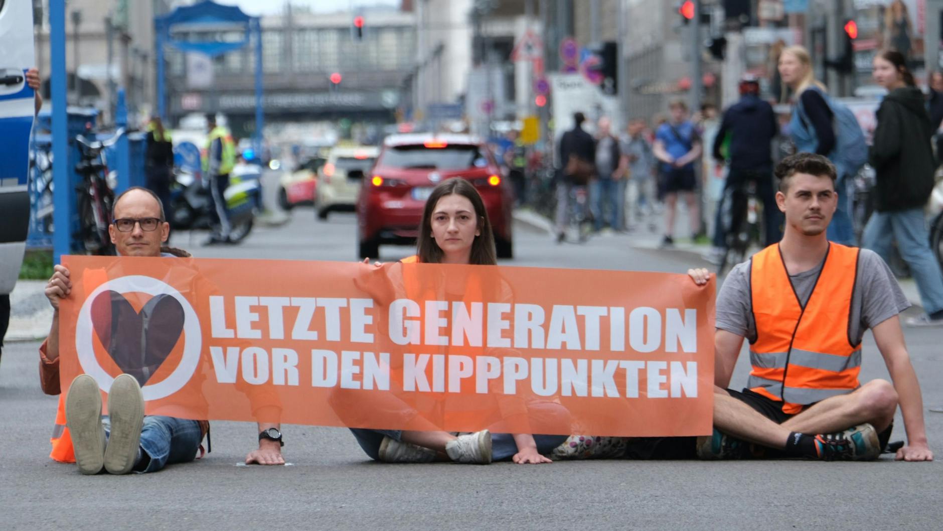 Die Letzte Generation alias die Klimakleber wollen Fridays for Future diese Woche unterstützen.